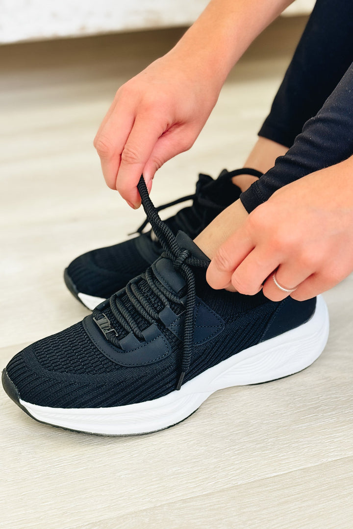 Stride Sneakers - Black