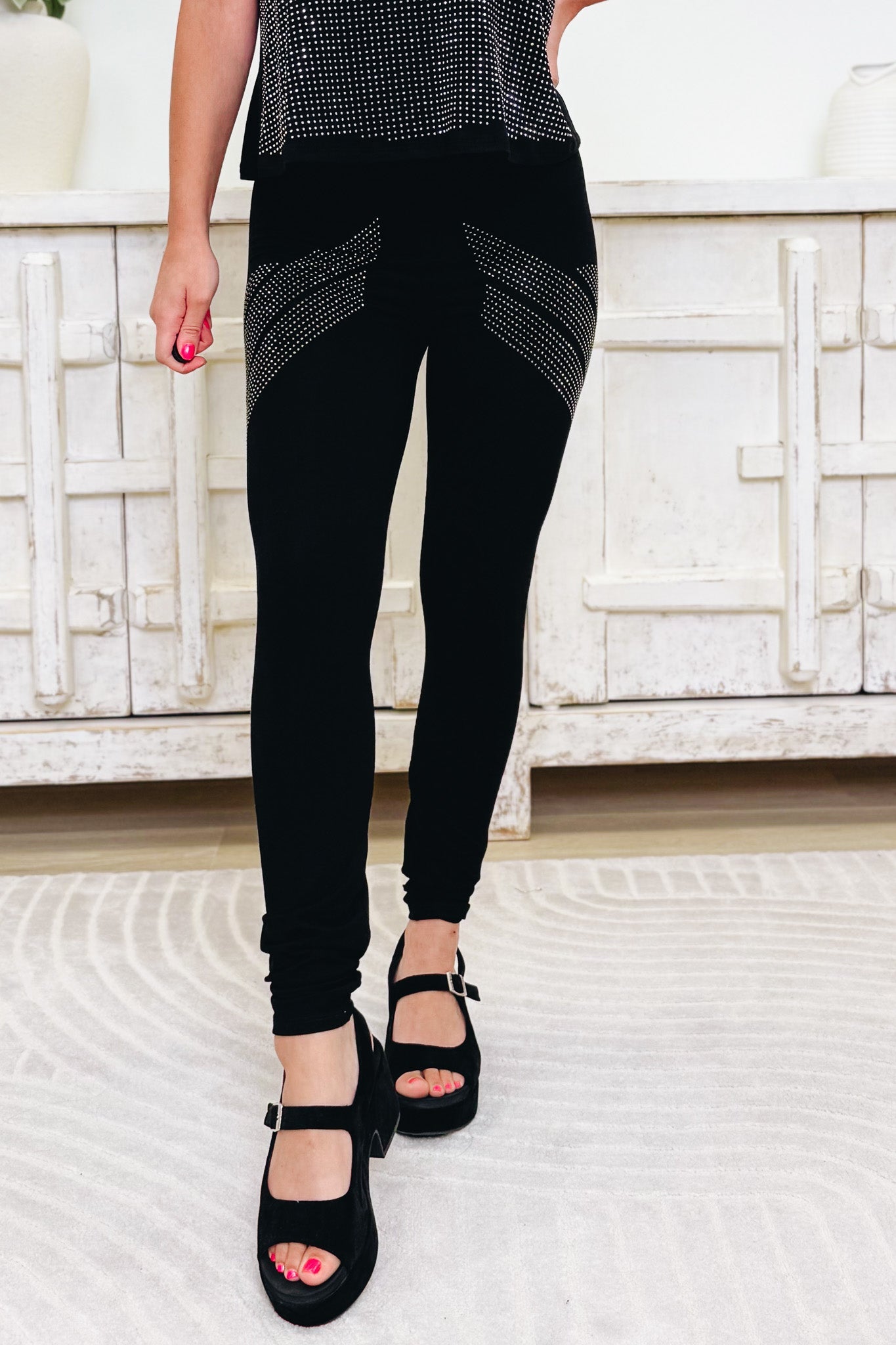 Goddess Glow Leggings - Black