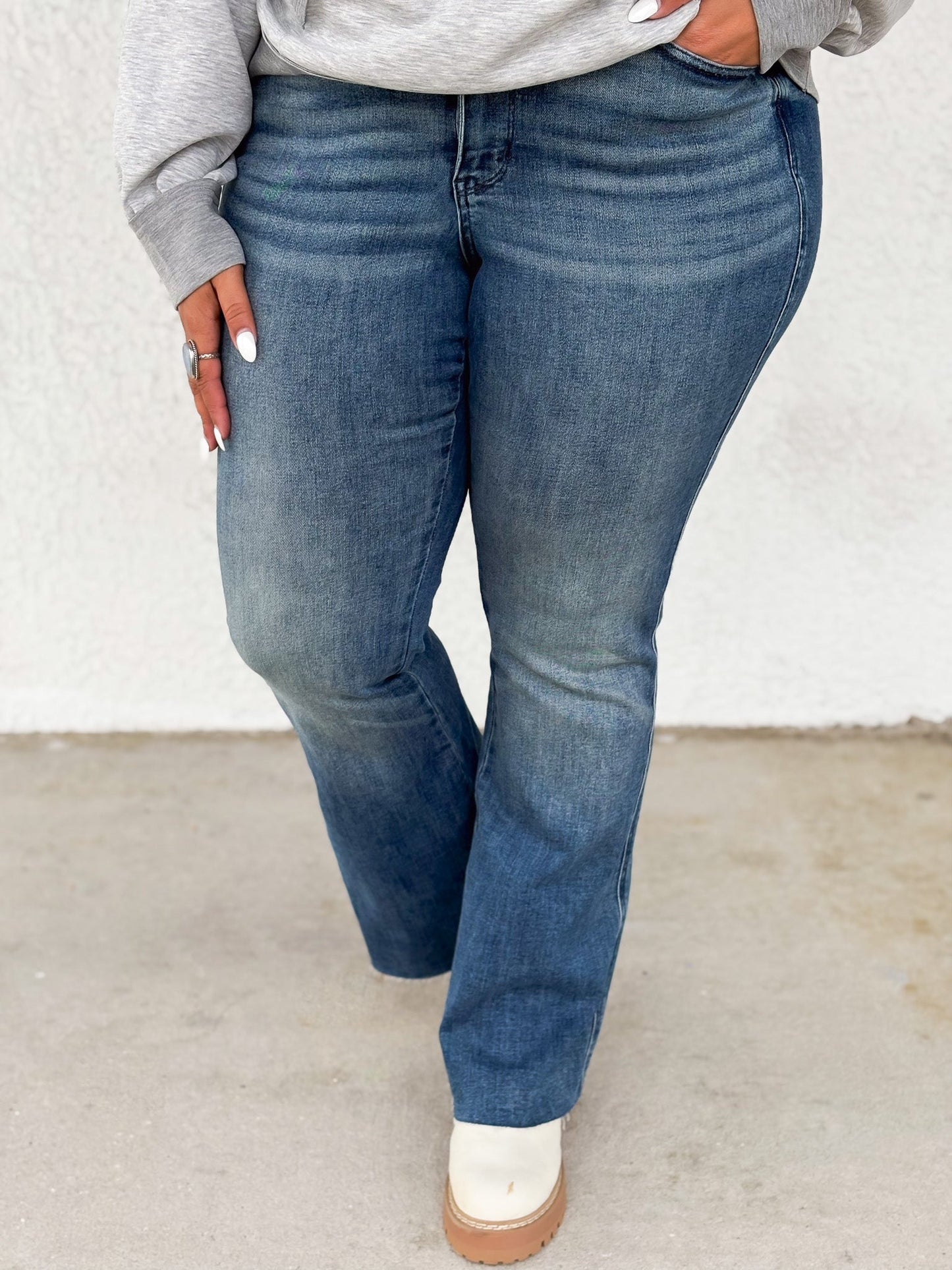 Tasteful By Judy Blue - Mid Rise Tummy Control Vintage Flare Jeans