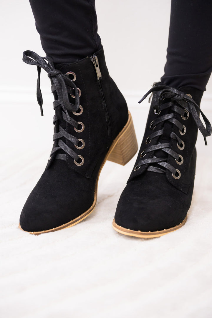 Quinny Lace Up Boots - Black