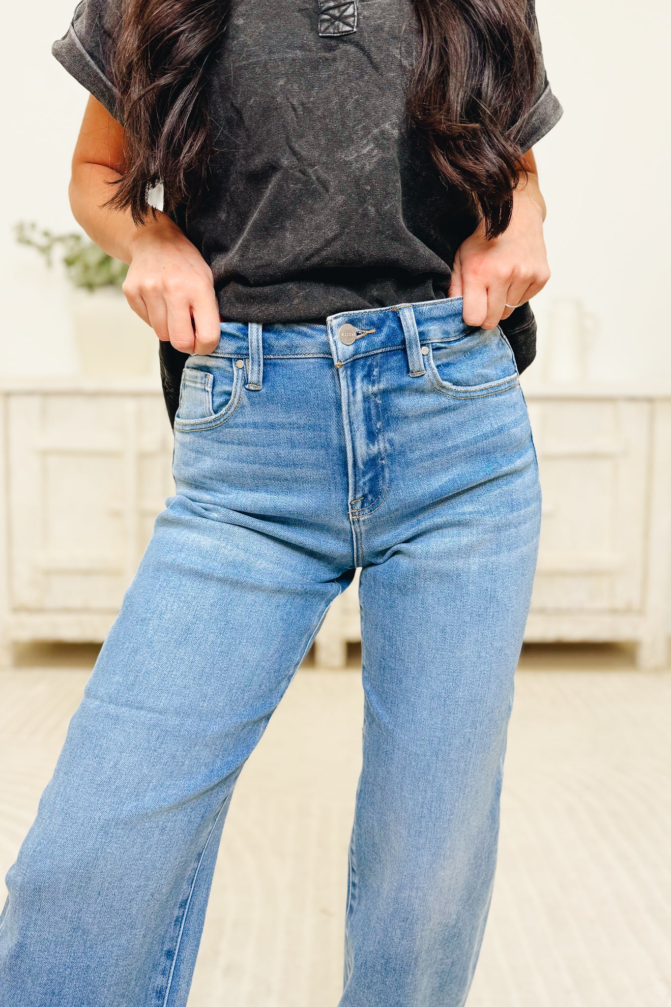 The Easy Roll By Risen - High Rise Crop Mild Barrel Jeans - Medium