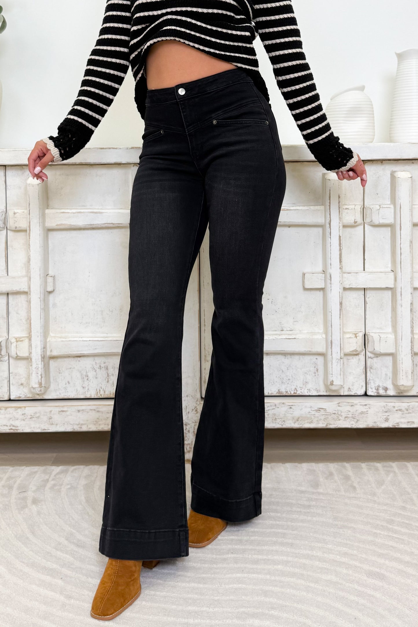 Sexy Back by The Denim BAR - Flare Jeans in Washed Black - 3 Inseams
