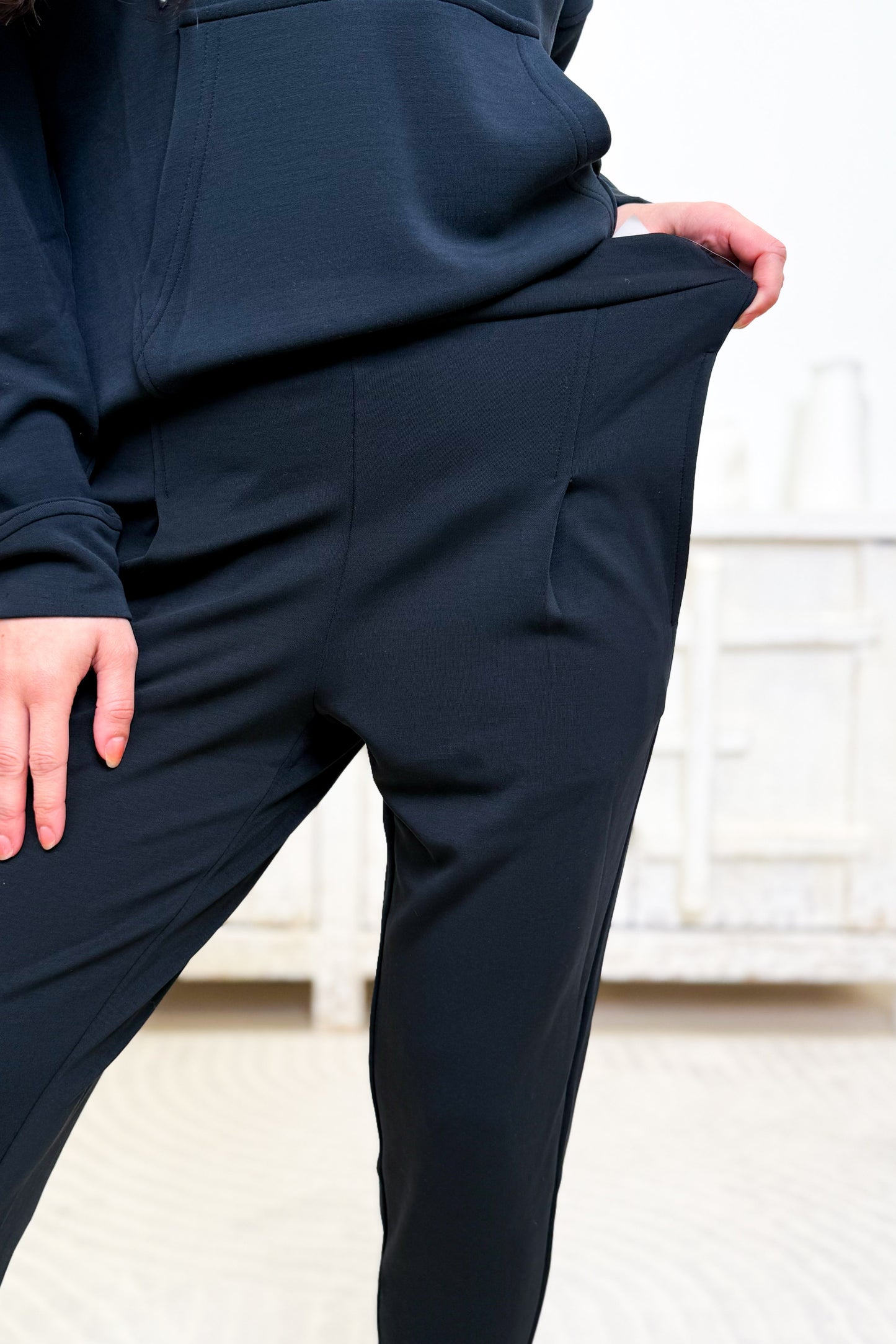 Laguna Pleated Scuba Pants - Black
