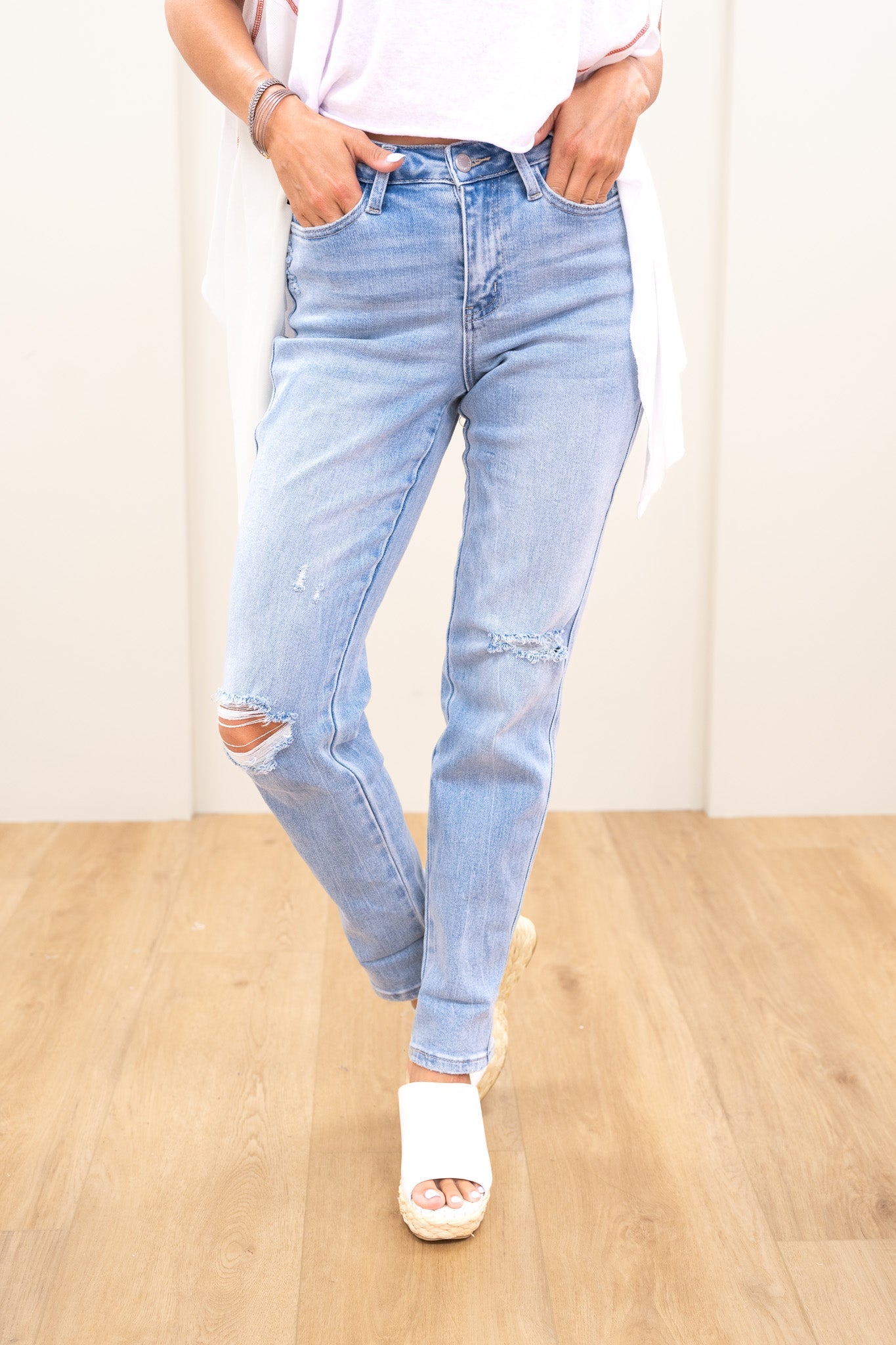 Judy Blue Star Struck Mid Rise Cuff Boyfriend Jeans *JB