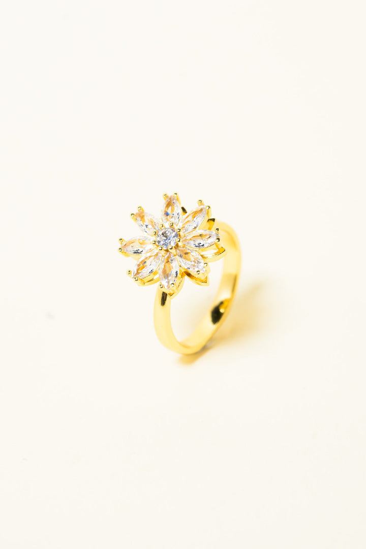Dancing Daisies Ring - Gold