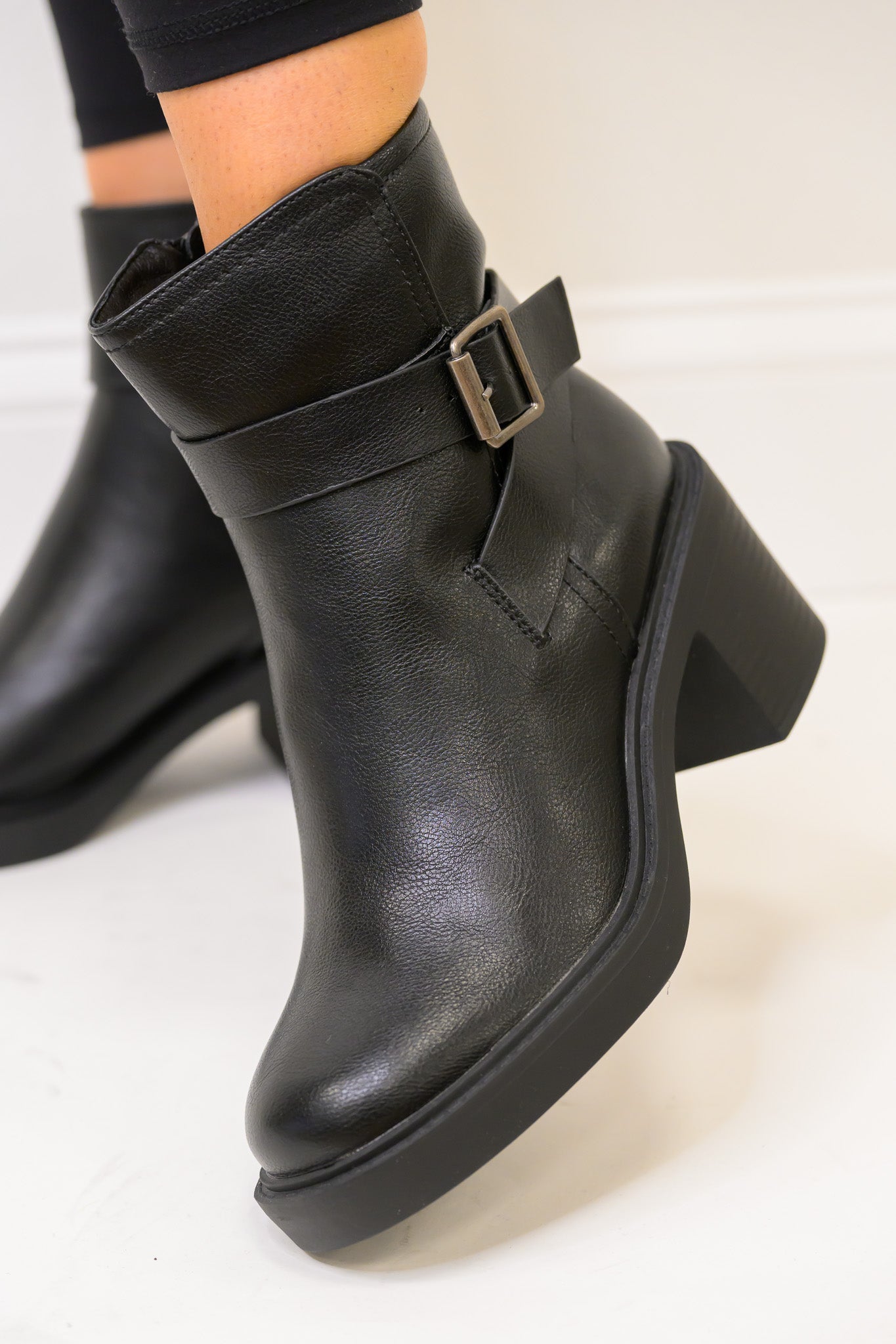 MIA Gryfinn Boots - Black