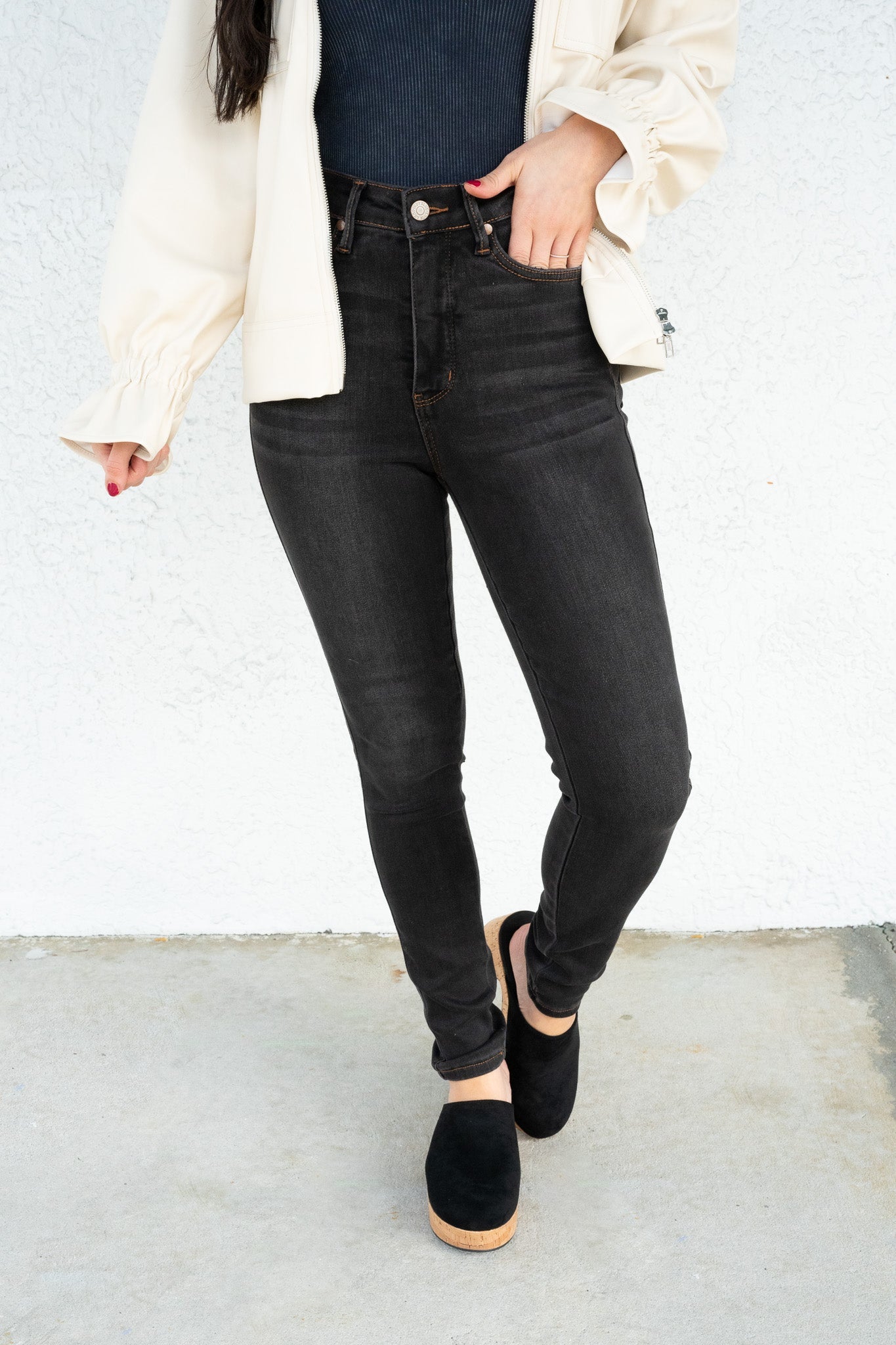 Turned Up By Judy Blue - High Rise Tummy Control Black Wash Skinny Jeans
