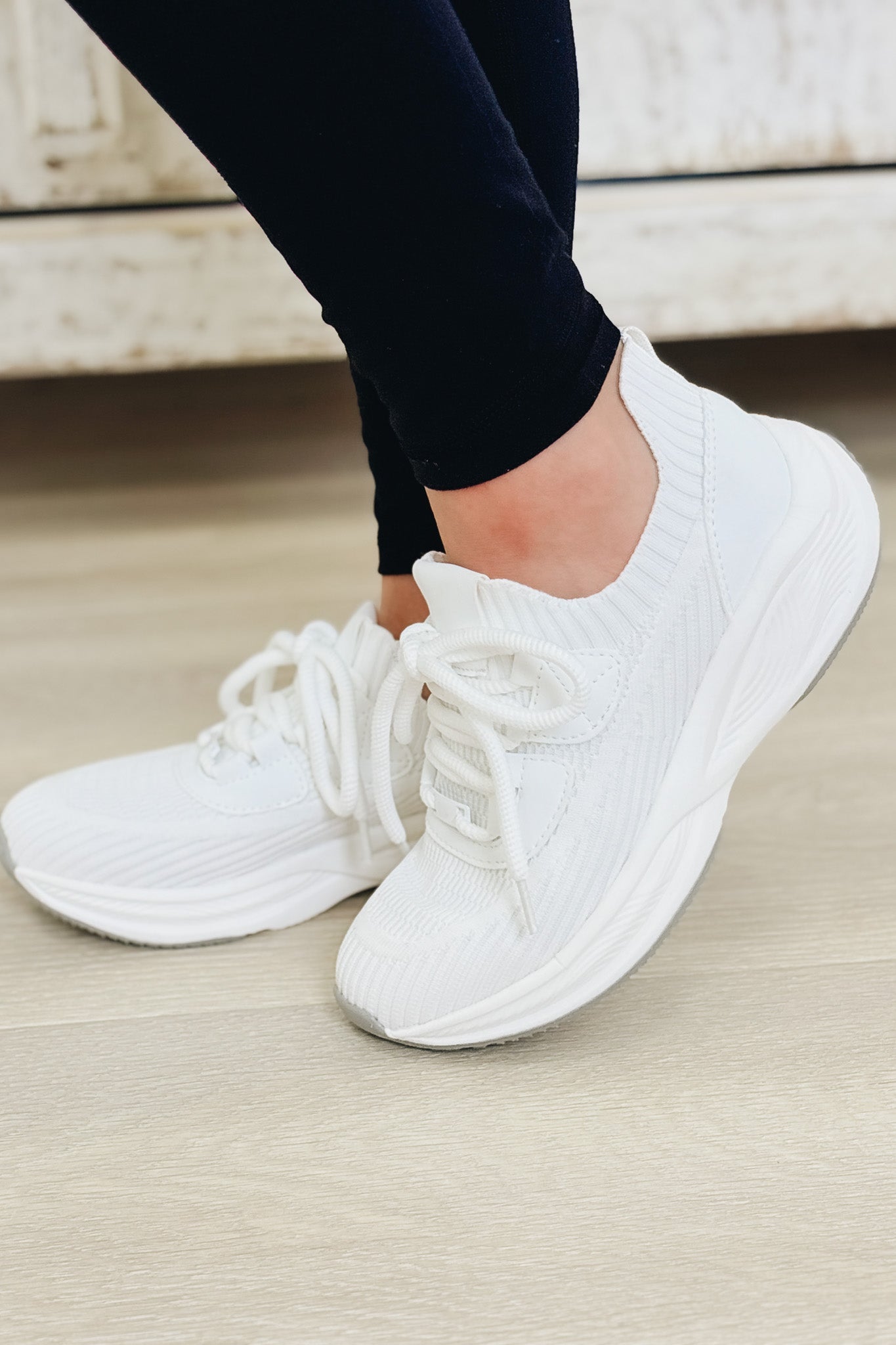 Stride Sneakers - White
