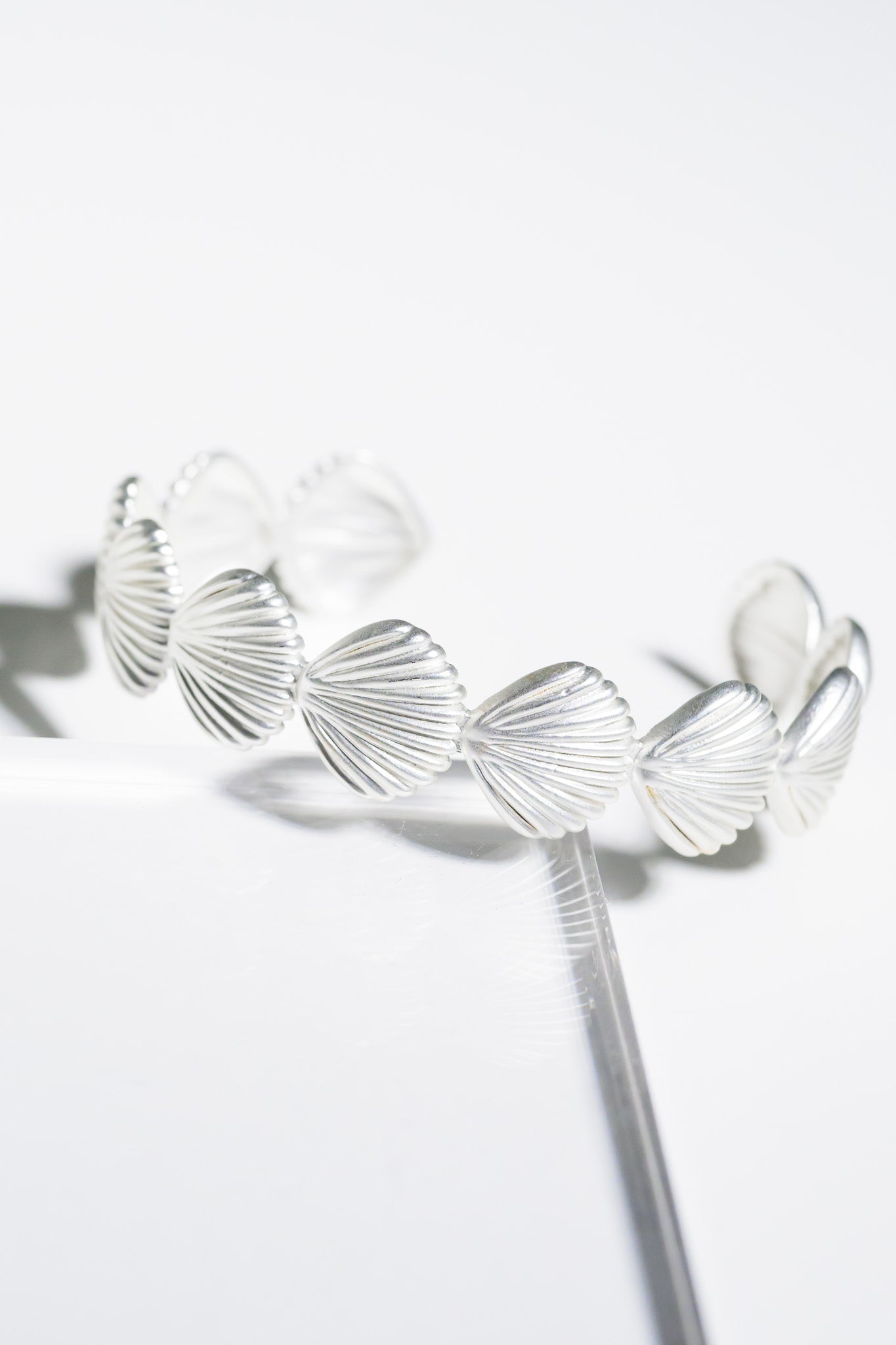 Sora Bracelet - Liquid Metallic Pearl White