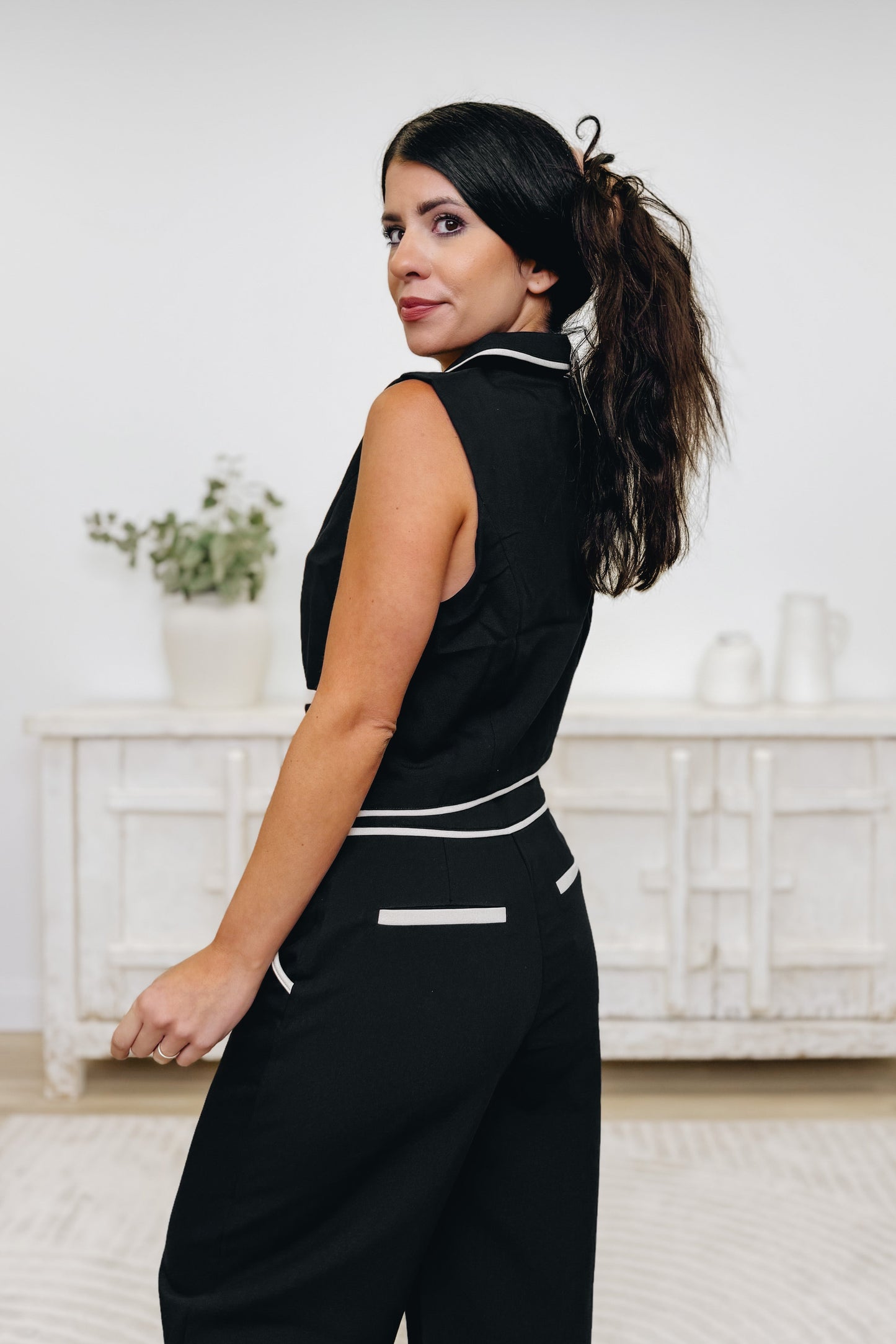 Contrast & Slay Vest - 2 Colors!