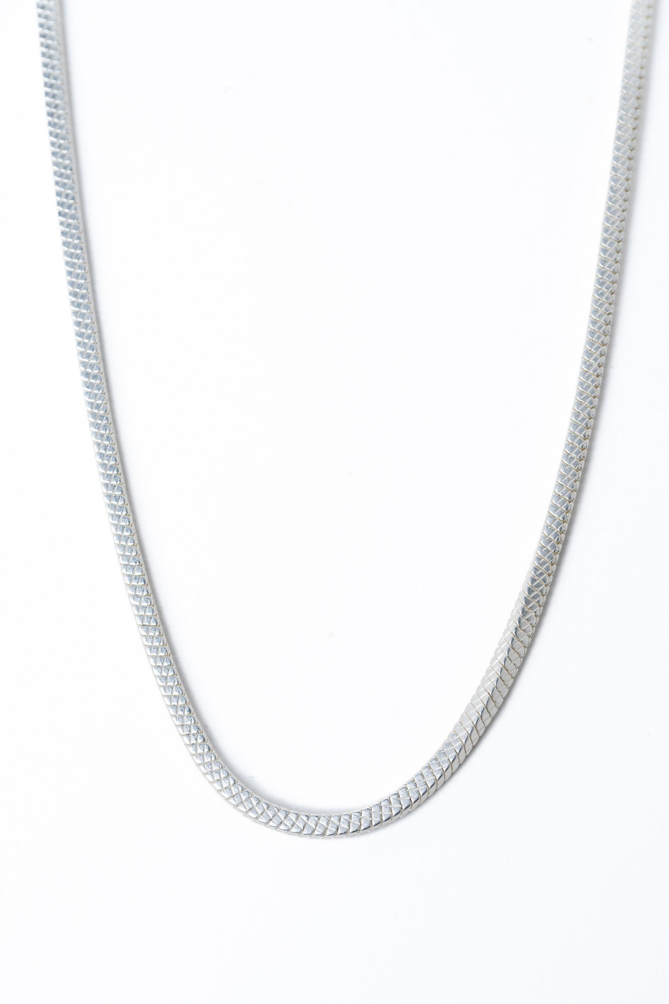 Portia Necklace - Metallic Pearl White