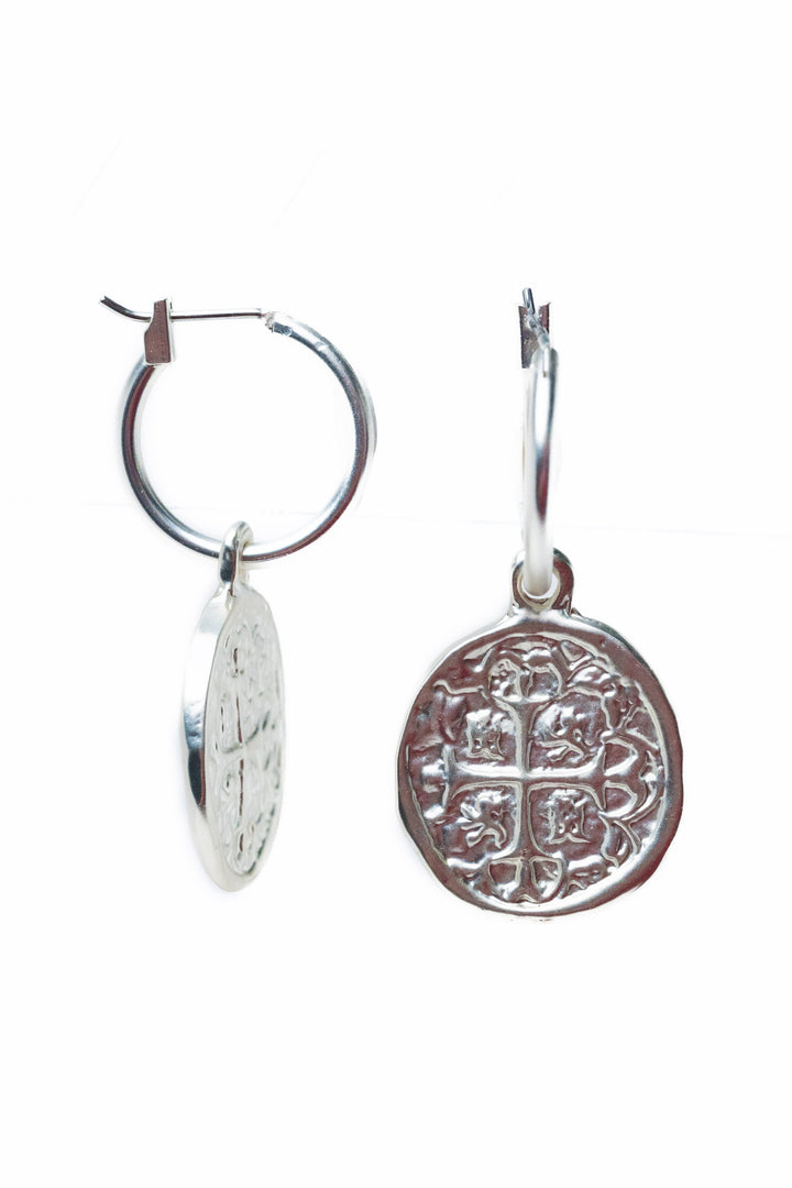 Willow Earrings - Metallic Pearl White