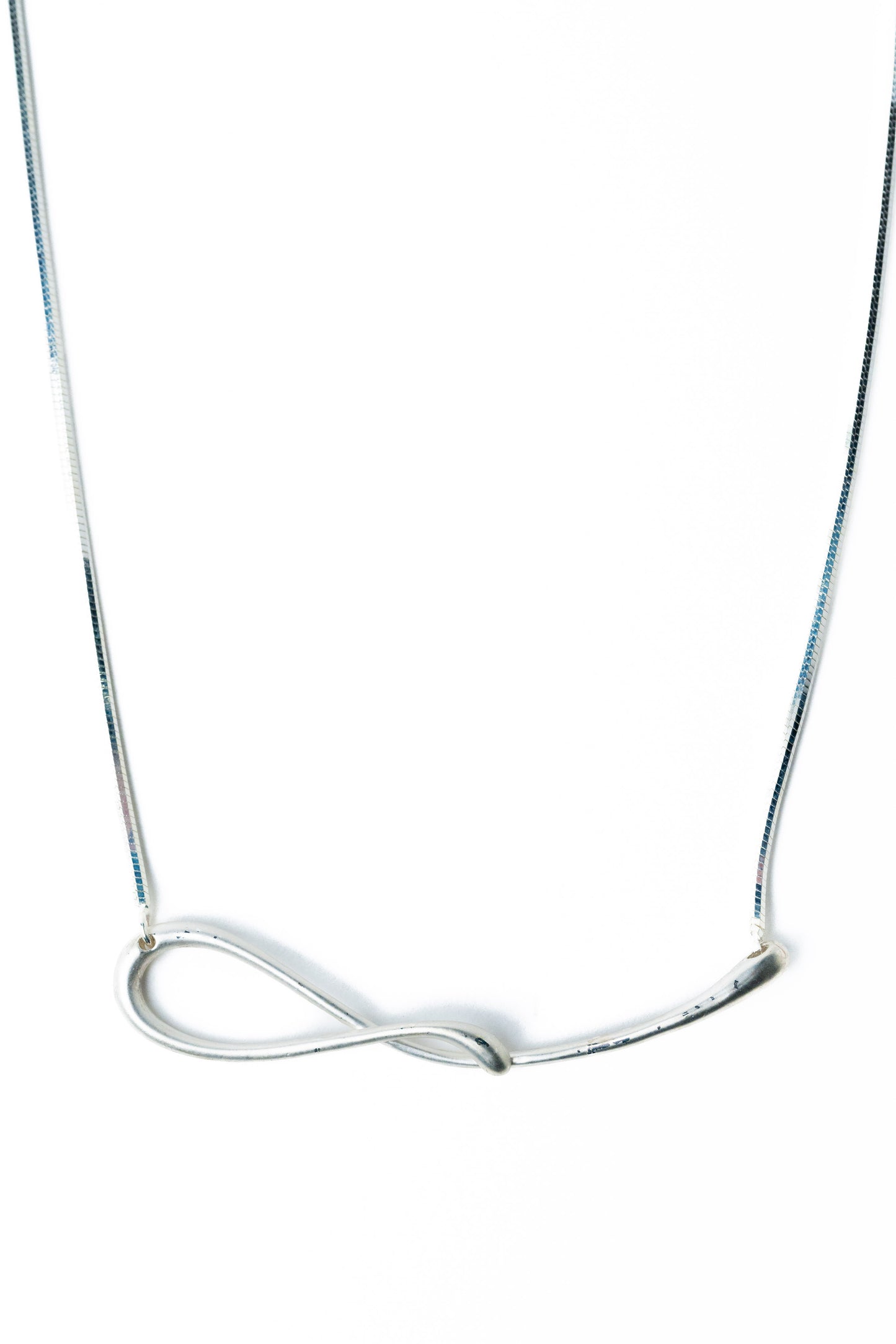 Summer Waves Necklace - Liquid Metallic Pearl White
