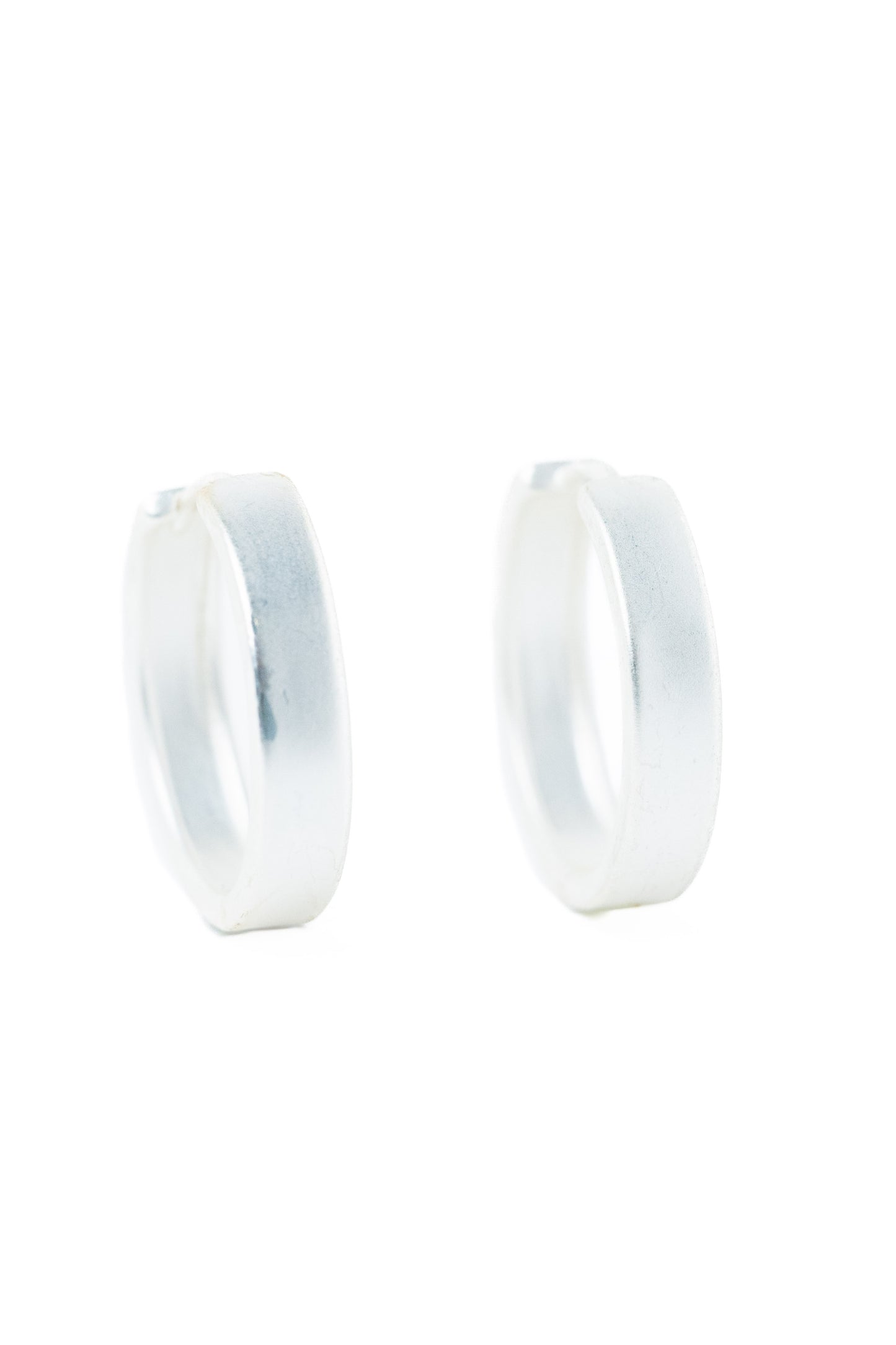 Simply Perfect Earrings - Metallic Pearl White