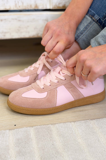 Moral Lace Up Sneakers - Pink