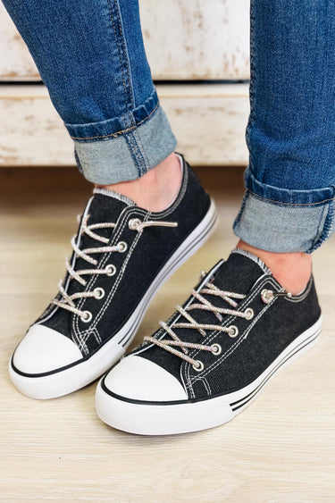 Loca Retro Low Top Sneakers - Black