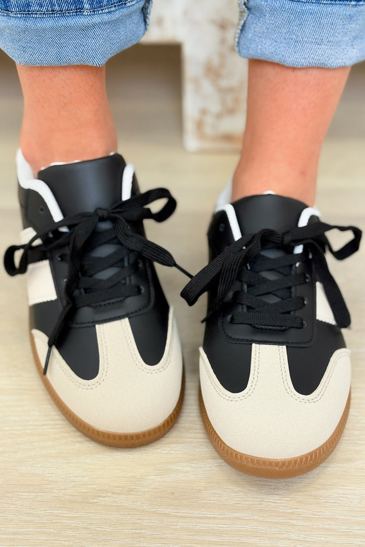 Game Low Top Lifestyle Sneakers - Black Beige