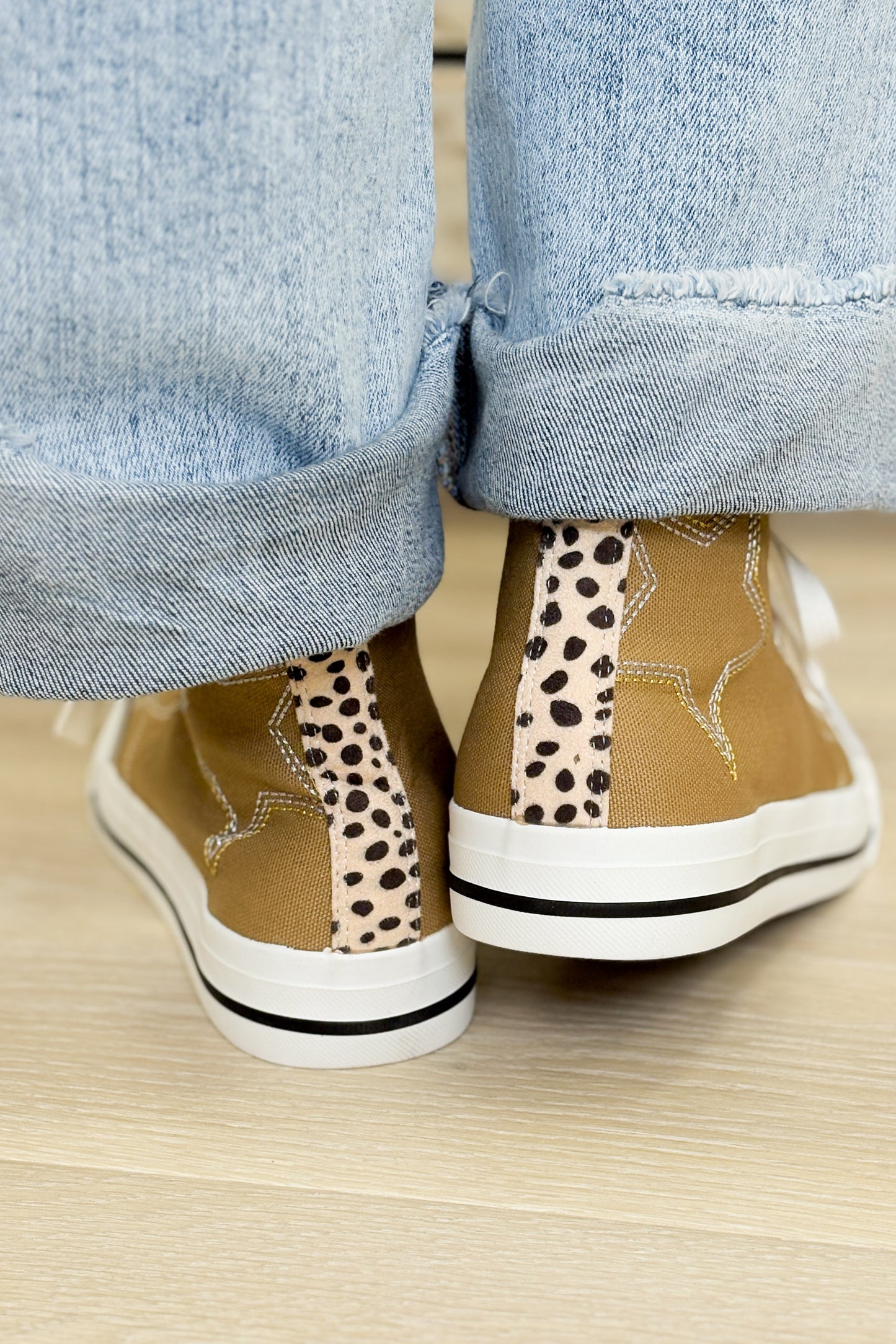 Celia Star Embroidered Sneakers - Mocha