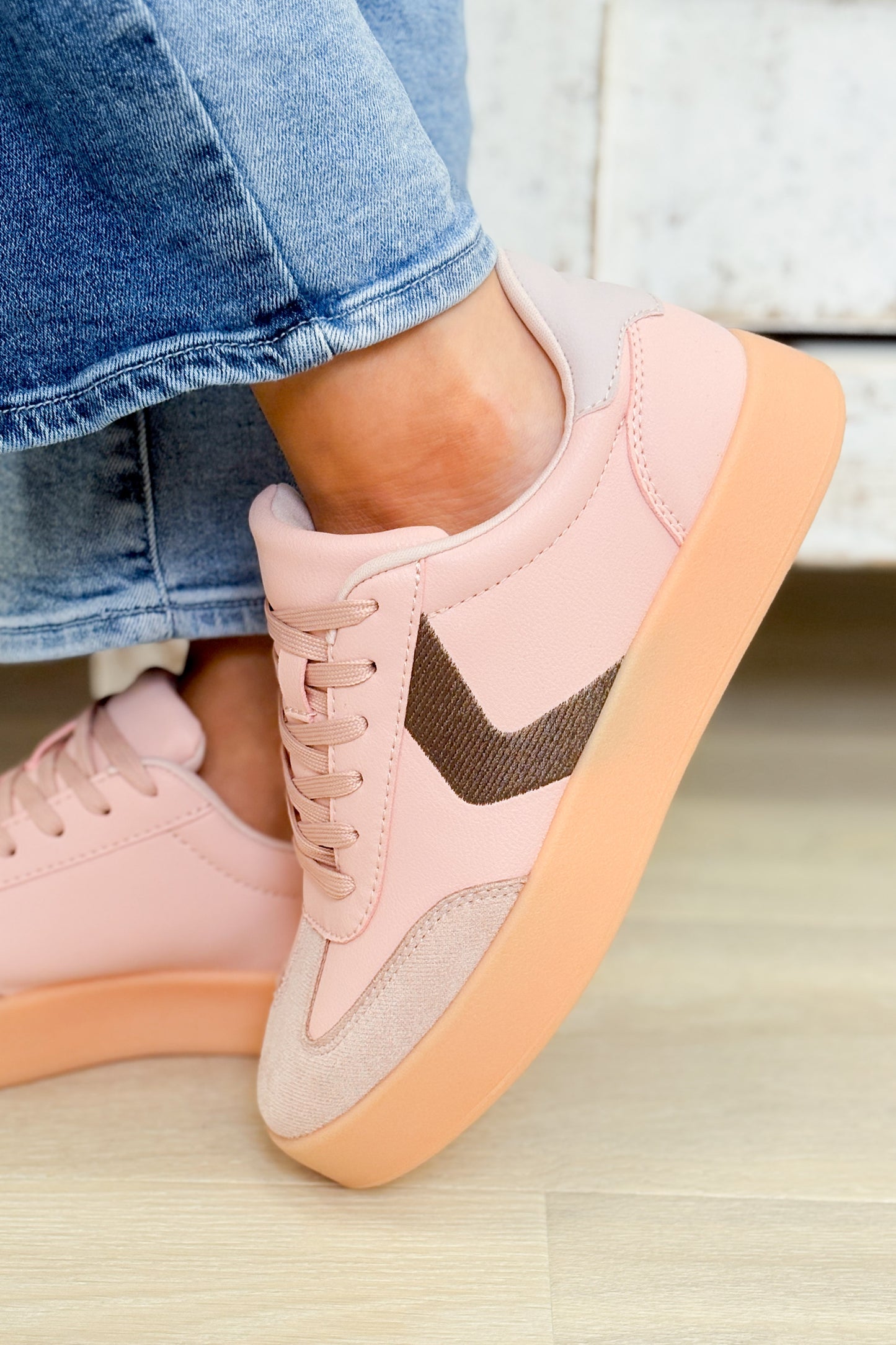 Paddle Gummy Sole Casual Sneakers - Pink