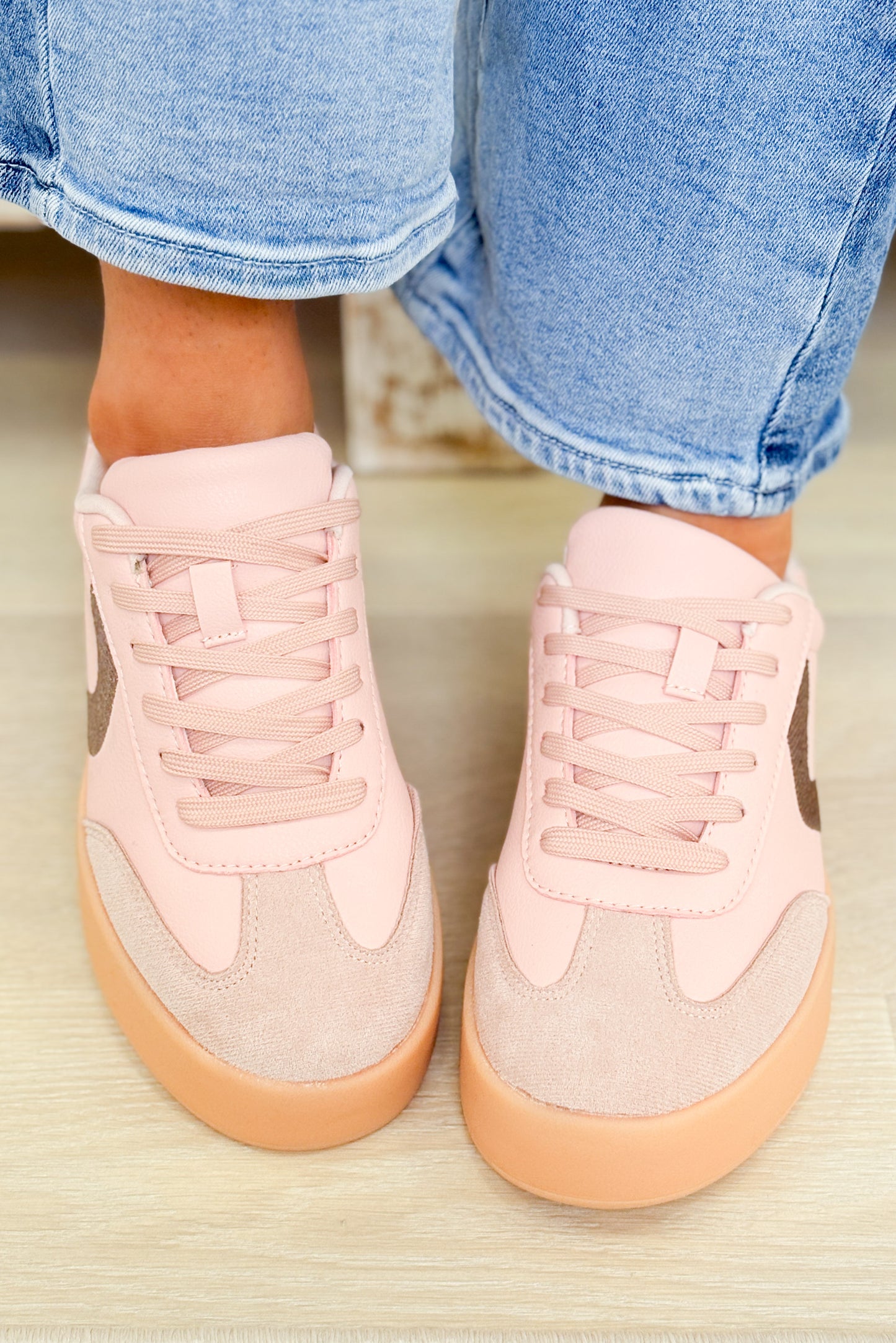 Paddle Gummy Sole Casual Sneakers - Pink