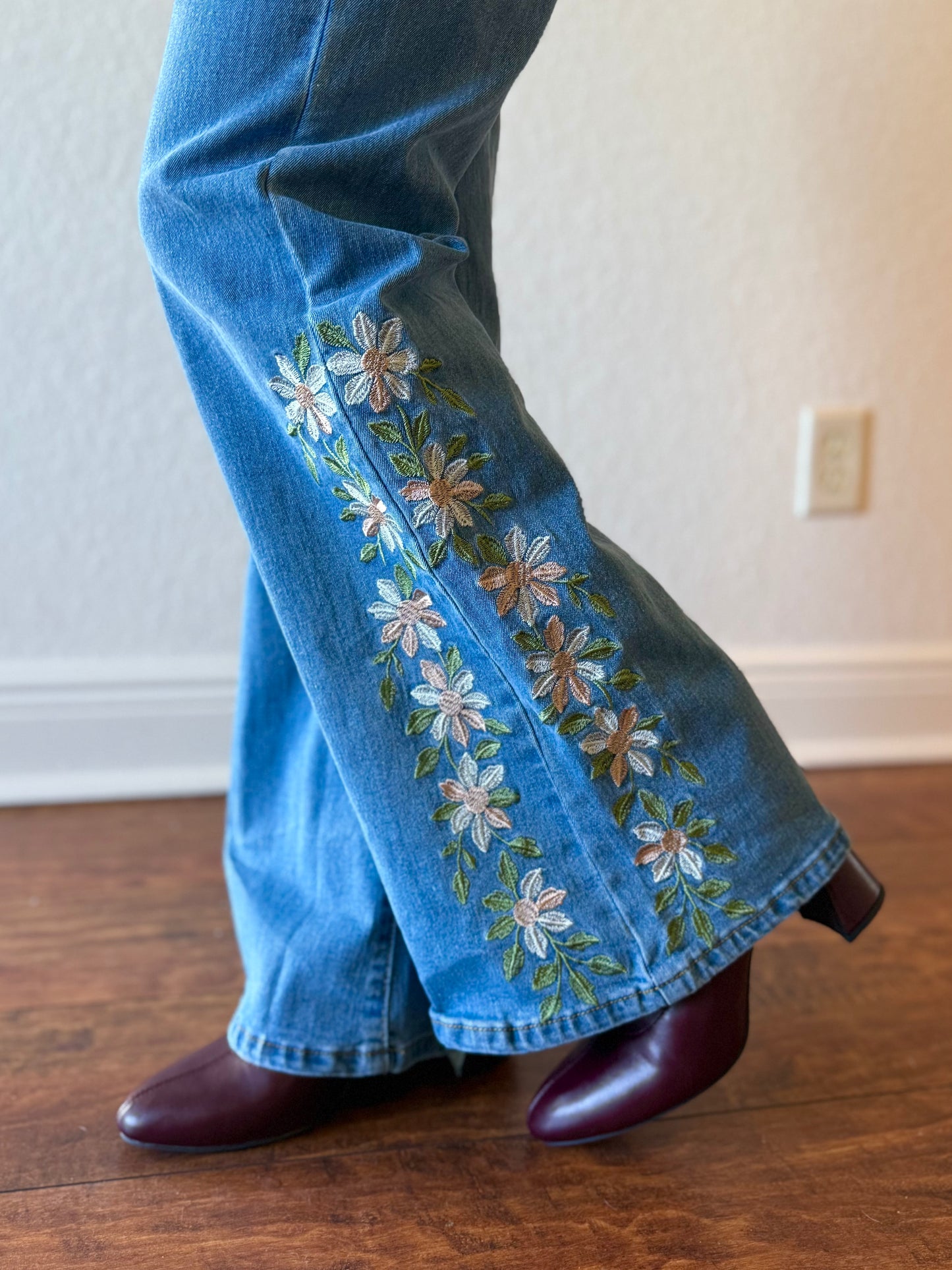 Free Spirit By Anniewear - Flare Jeans - Medium Denim