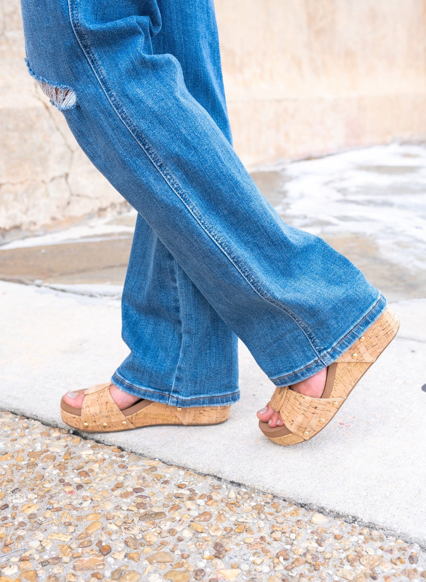 Judy Blue Walk In The Park High Rise Tummy Control Knee Destroy Straight Jeans