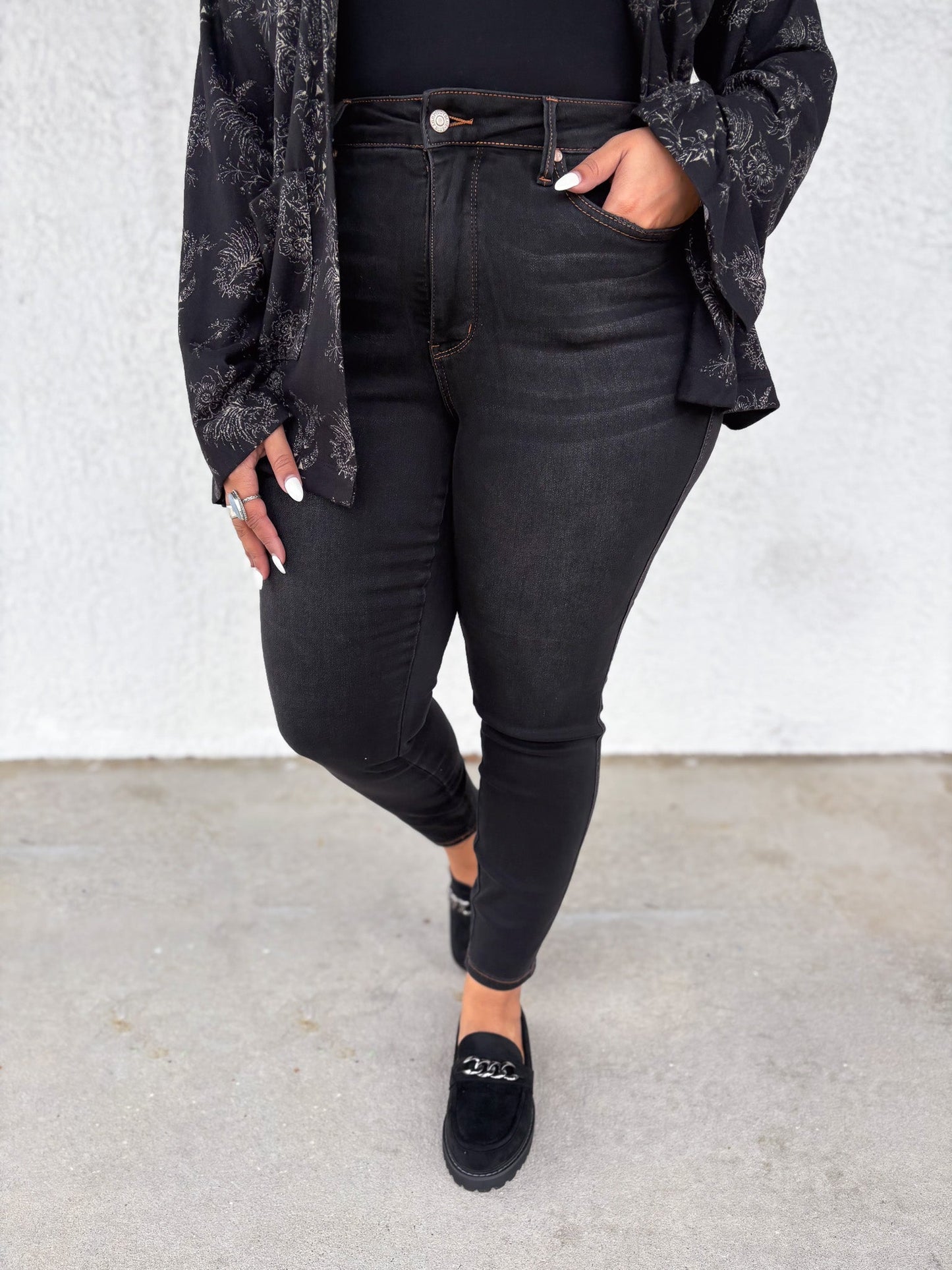 Turned Up By Judy Blue - High Rise Tummy Control Black Wash Skinny Jeans