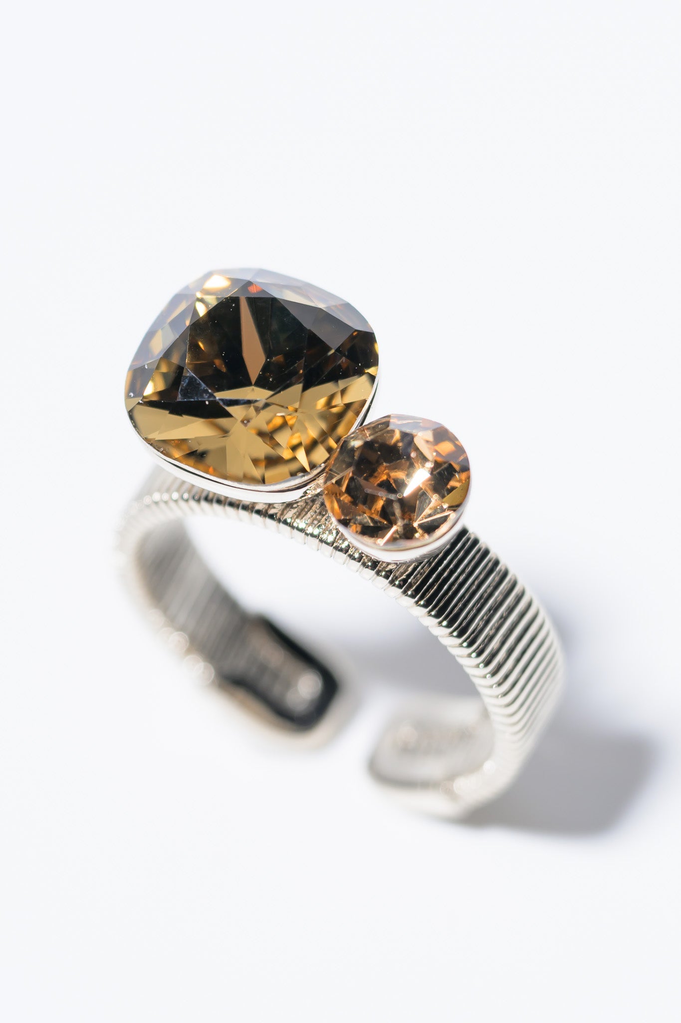 Sunday Bloom Ring Square Round - Metallic Linen Caramel