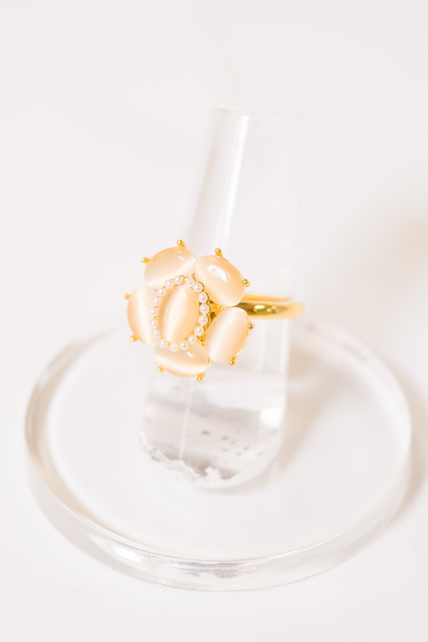 Beautiful Flower Ring - Cream Opal