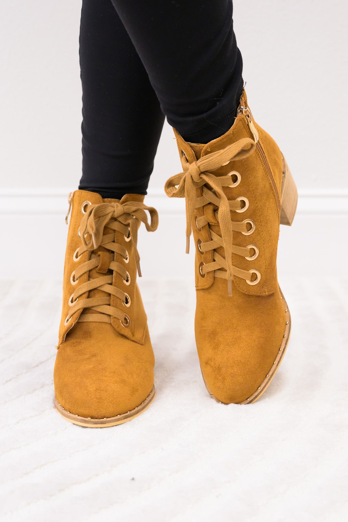 Quinny Lace Up Boots - Tan