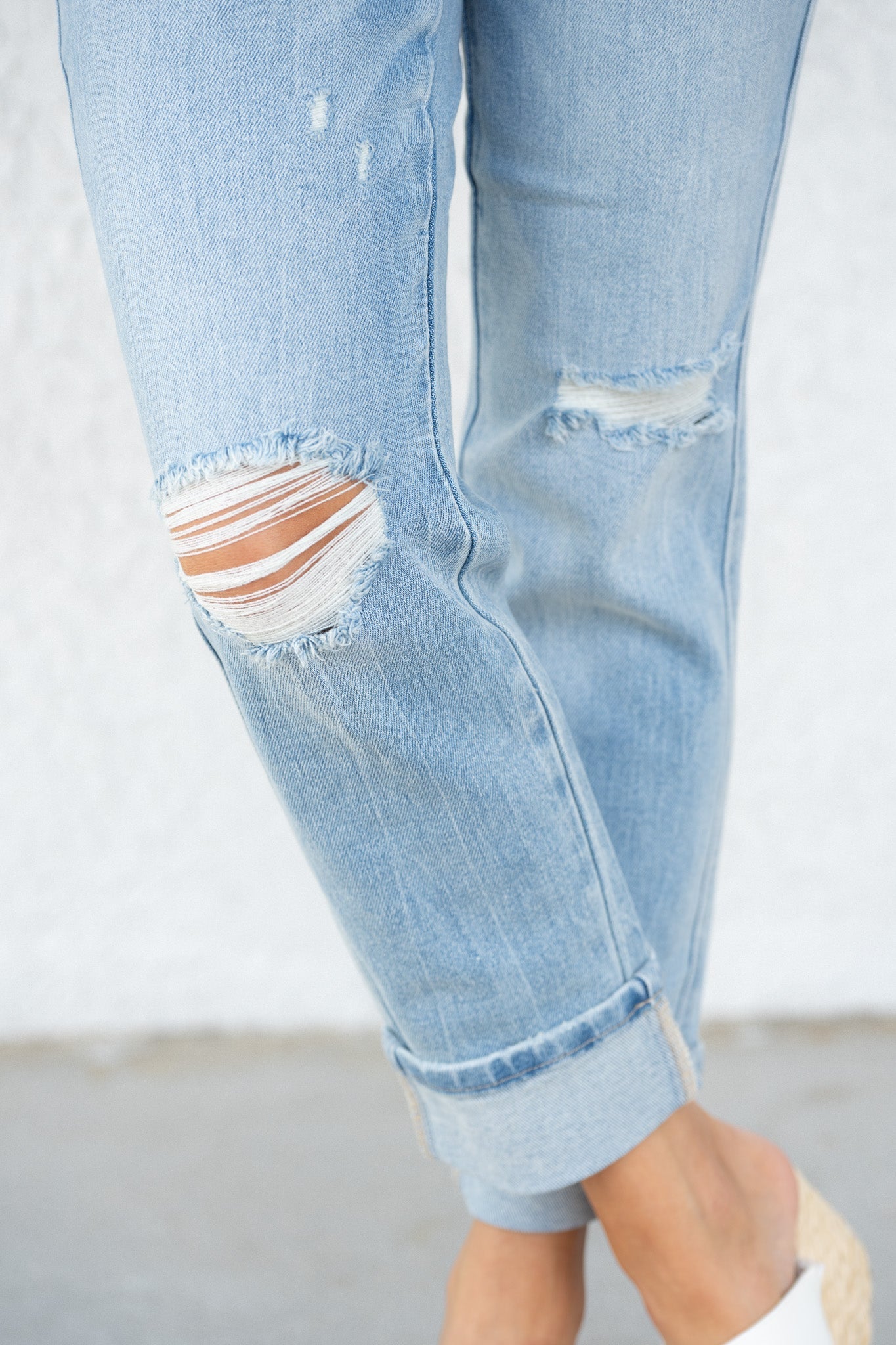 Judy Blue Star Struck Mid Rise Cuff Boyfriend Jeans *JB