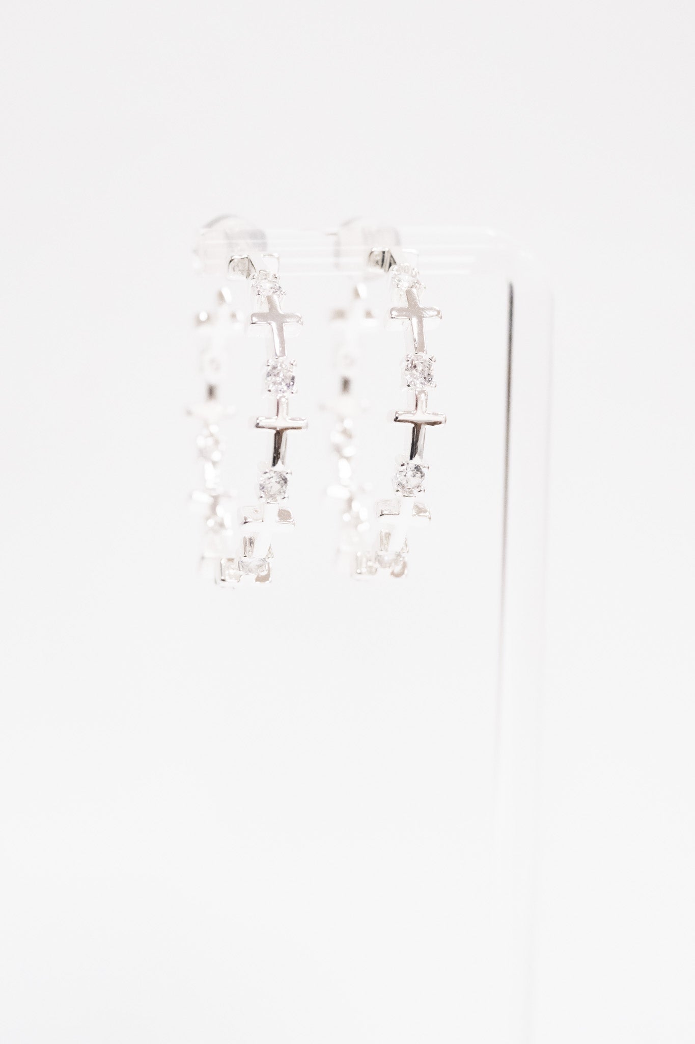 Trinity Earrings - Liquid Metallic Pearl White