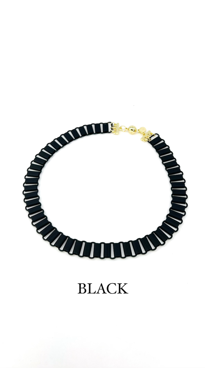 Rihanna Necklace Matte - Multiple Colors!