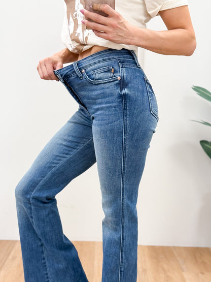 Tasteful By Judy Blue - Mid Rise Tummy Control Vintage Flare Jeans
