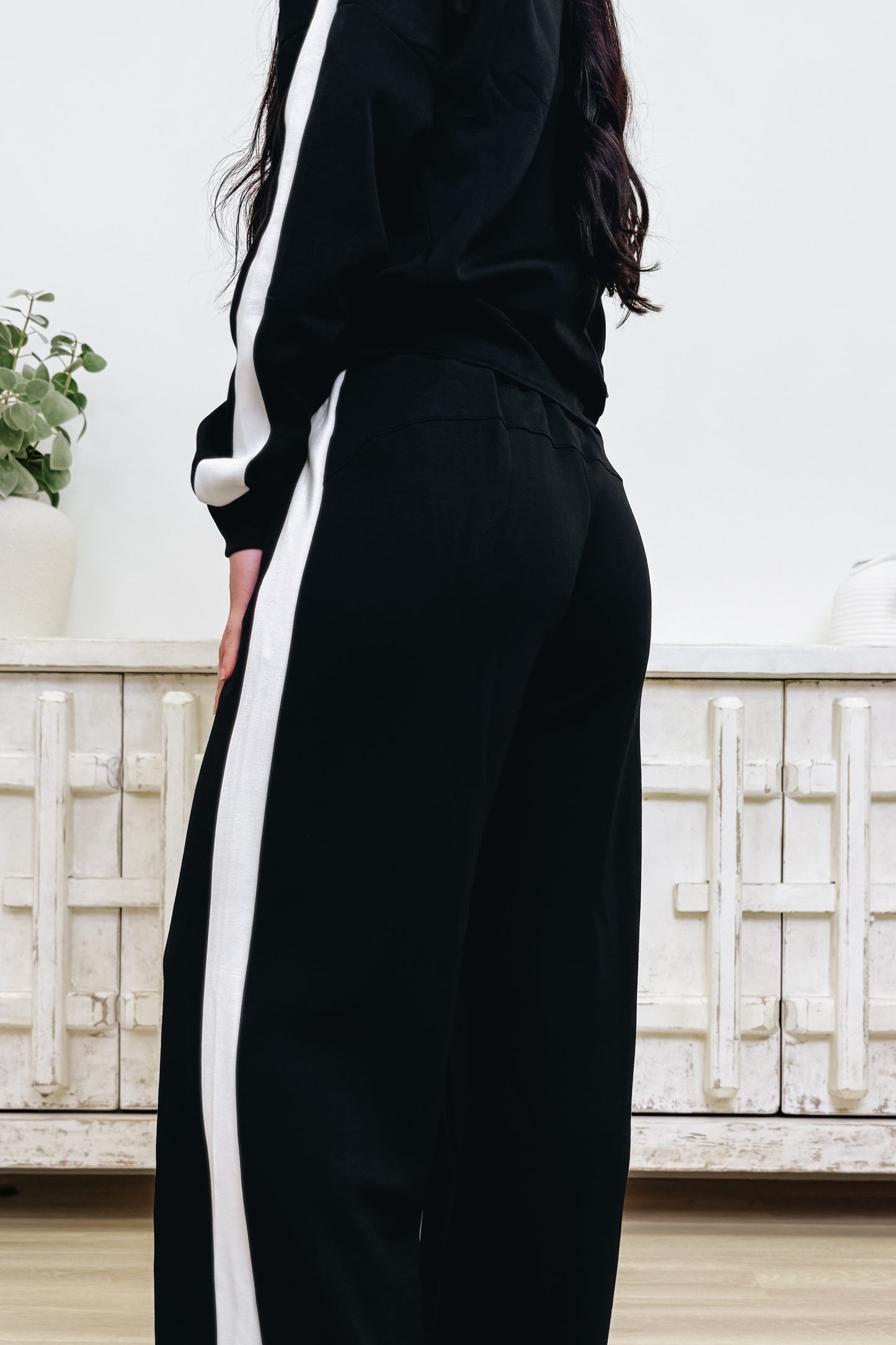 Effortlessly Iconic Pants Set - Black