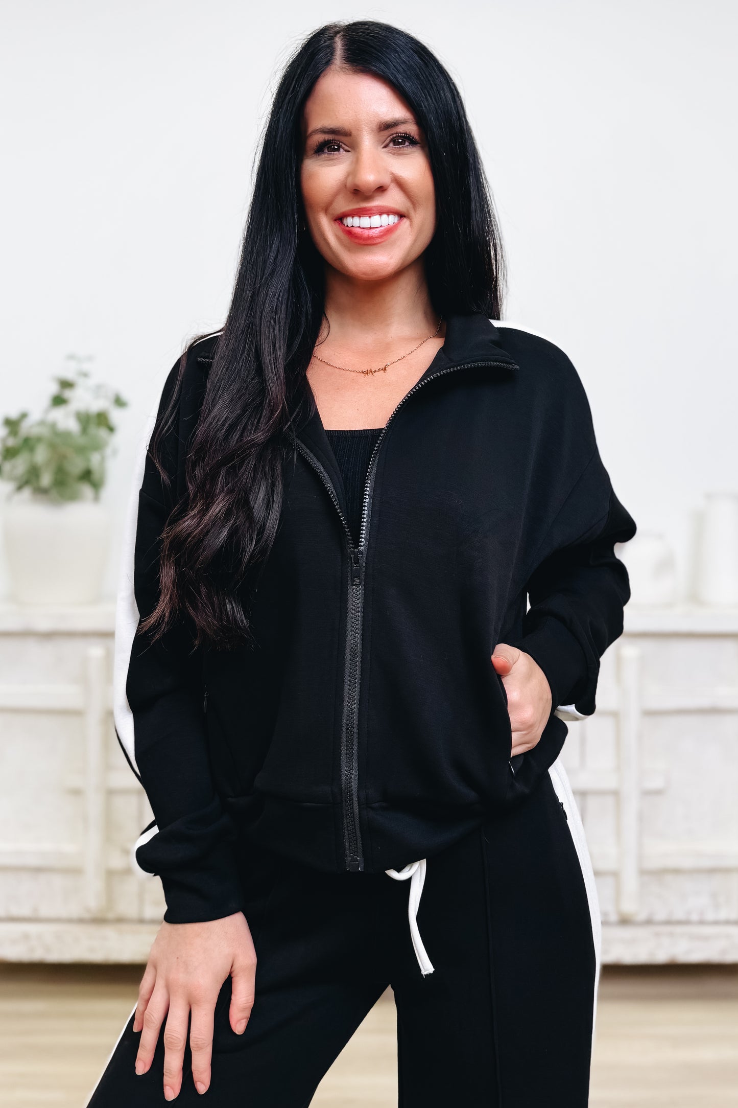 Effortlessly Iconic Pants Set - Black