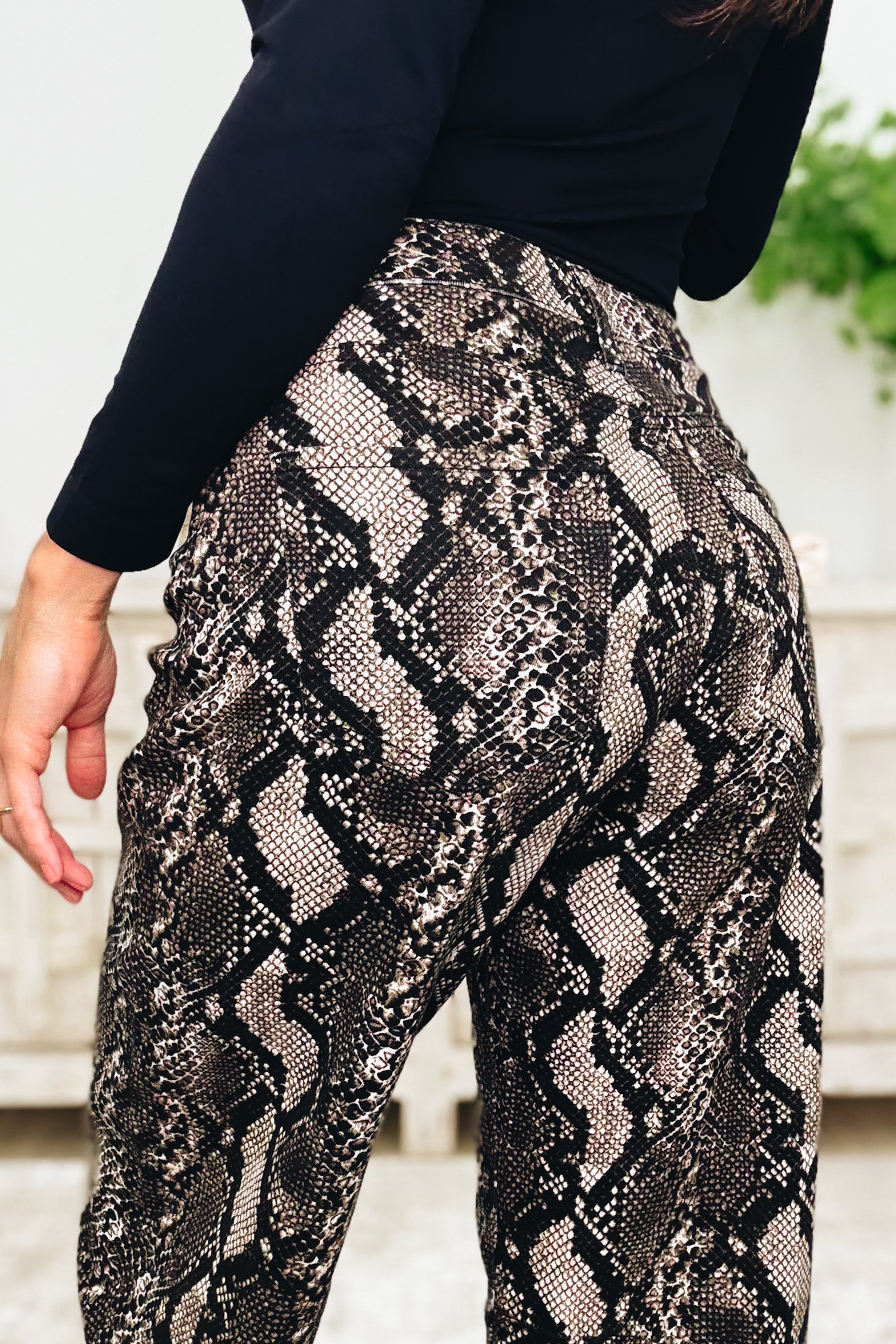 Wild Strike Barrel Pants - Snake