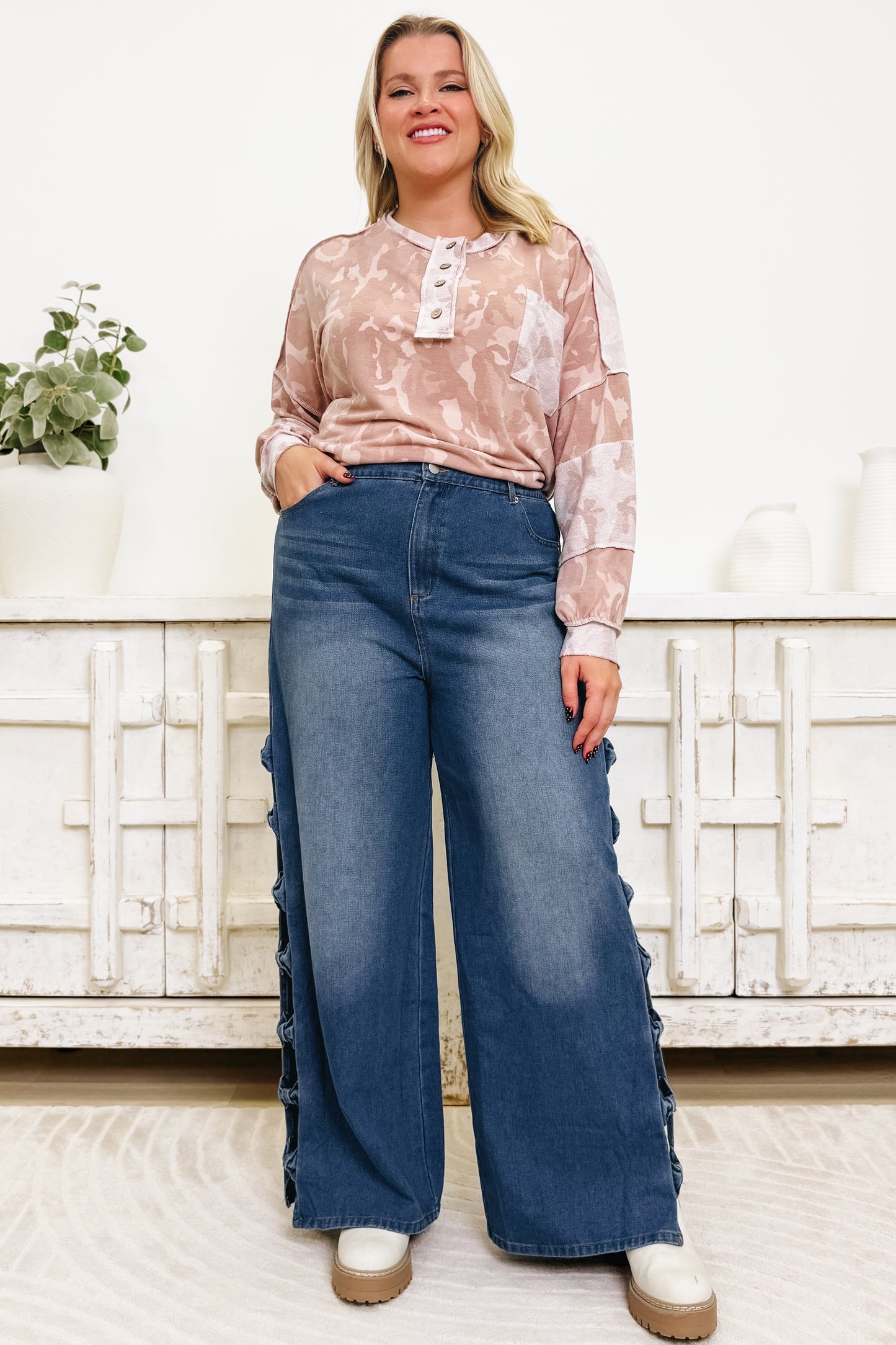 Reign Supreme Jeans - Washed Denim