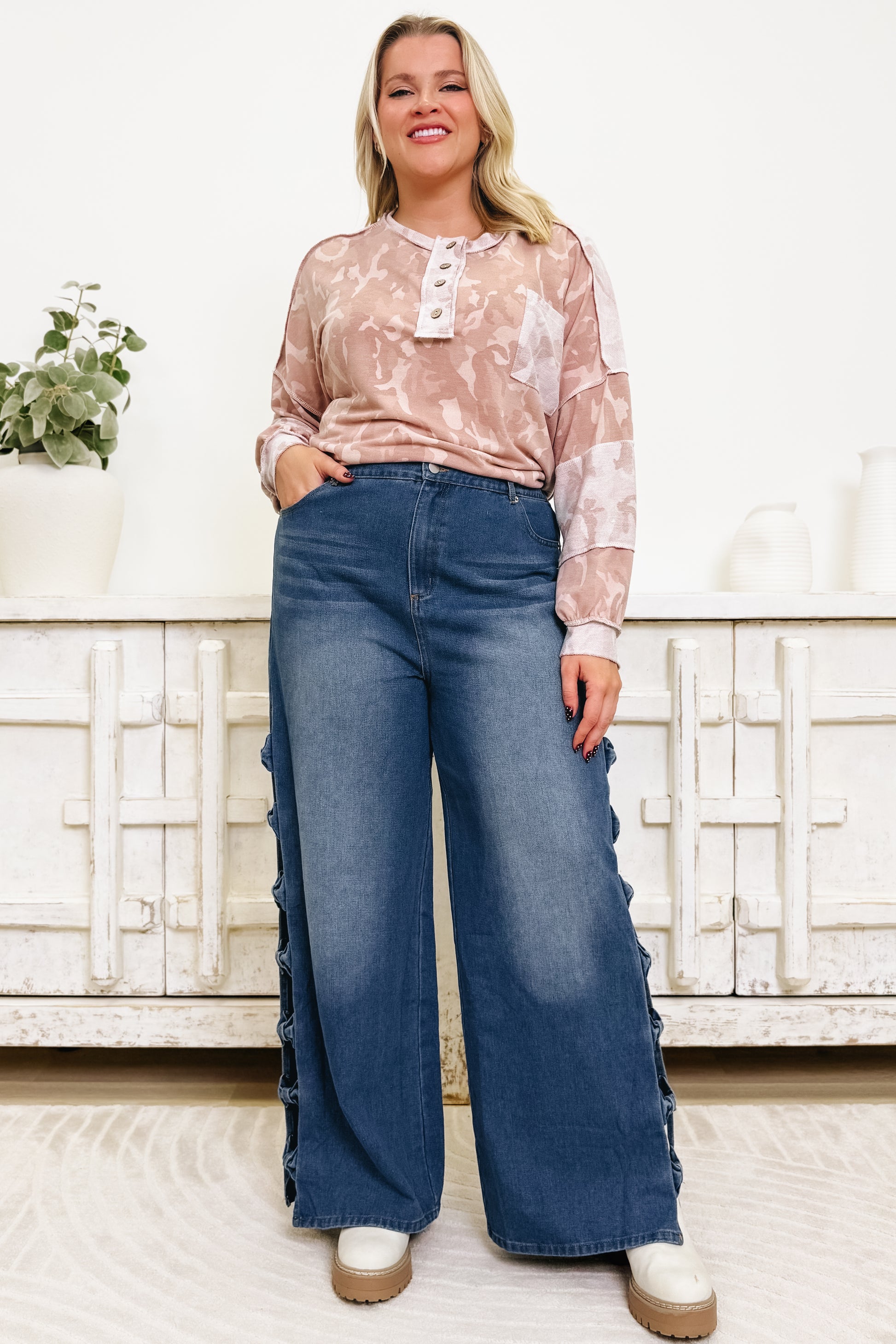 Reign Supreme Jeans - Washed Denim