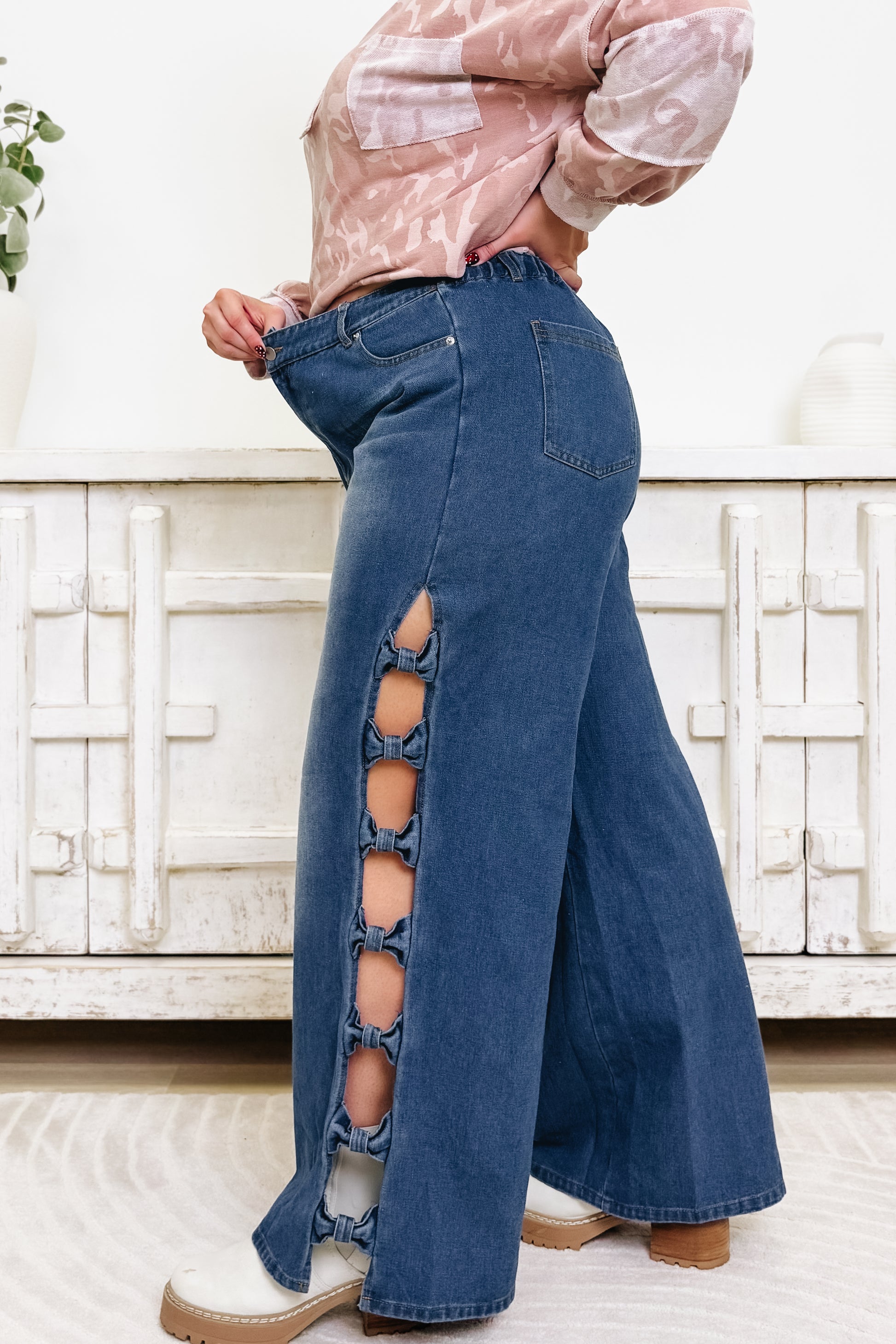 Reign Supreme Jeans - Washed Denim