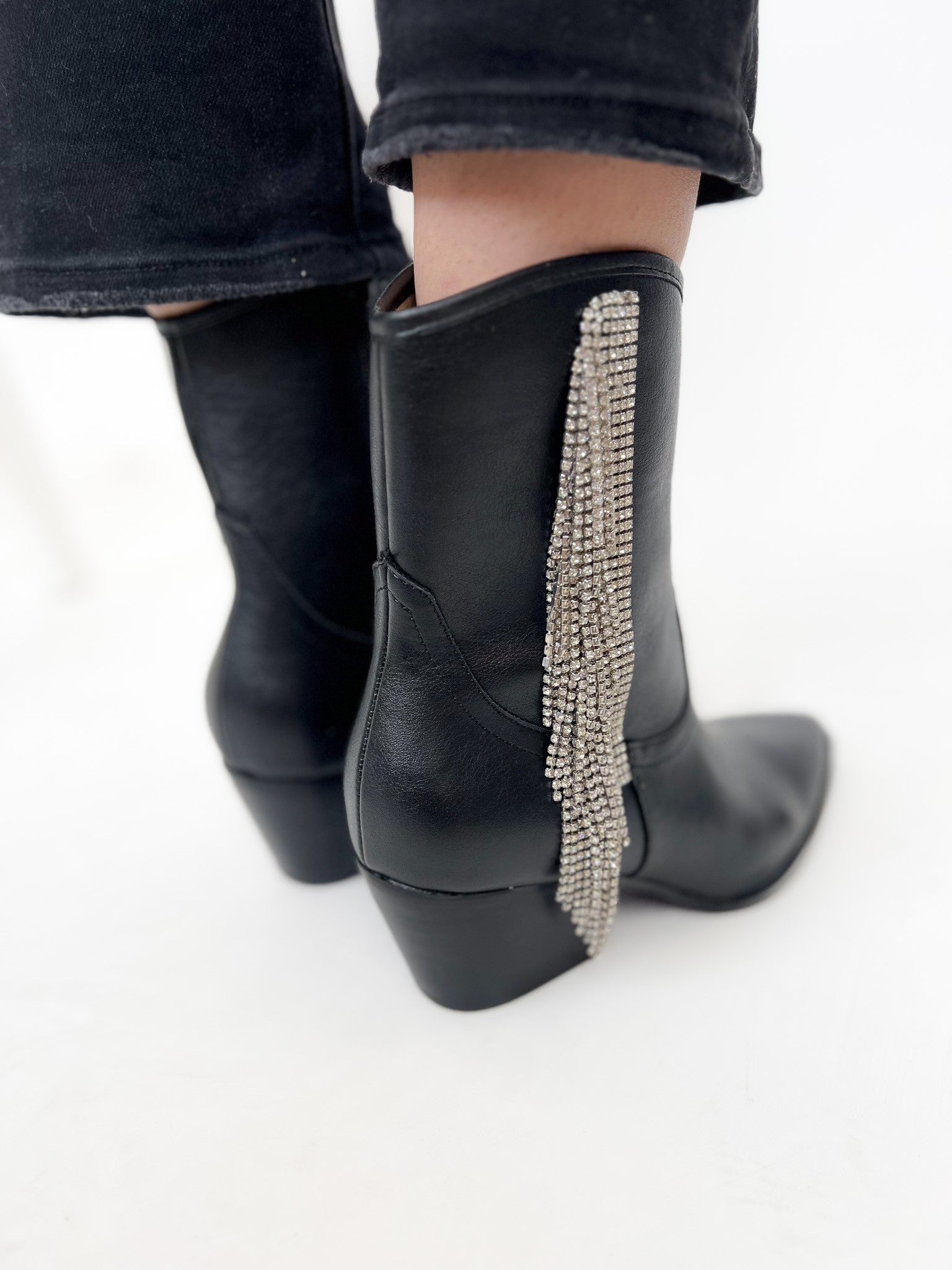 Oasis Society Rowan Fringe Boots -2 colors