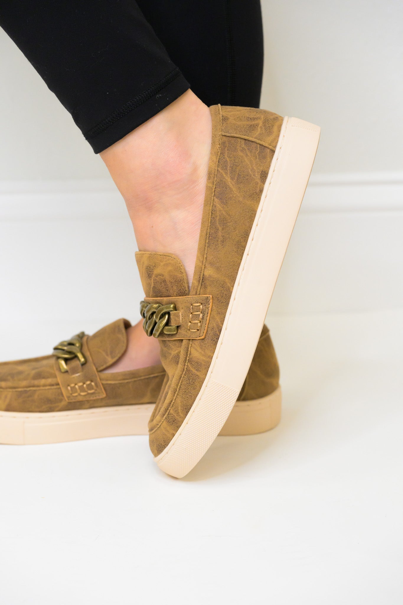 Corky's Chain Reaction Shoes - Tan