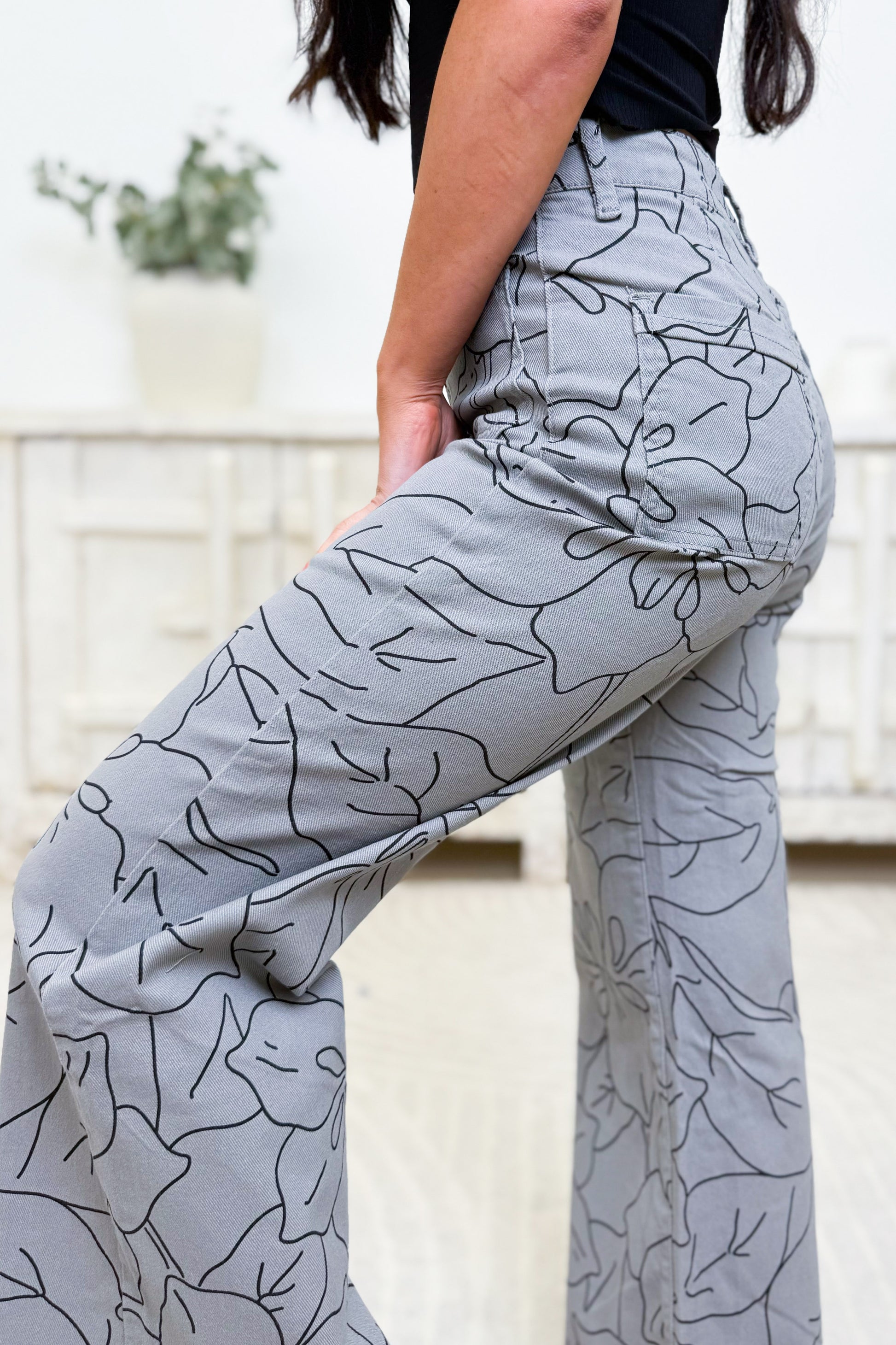 Floral Settings Pants - 2 Colors!