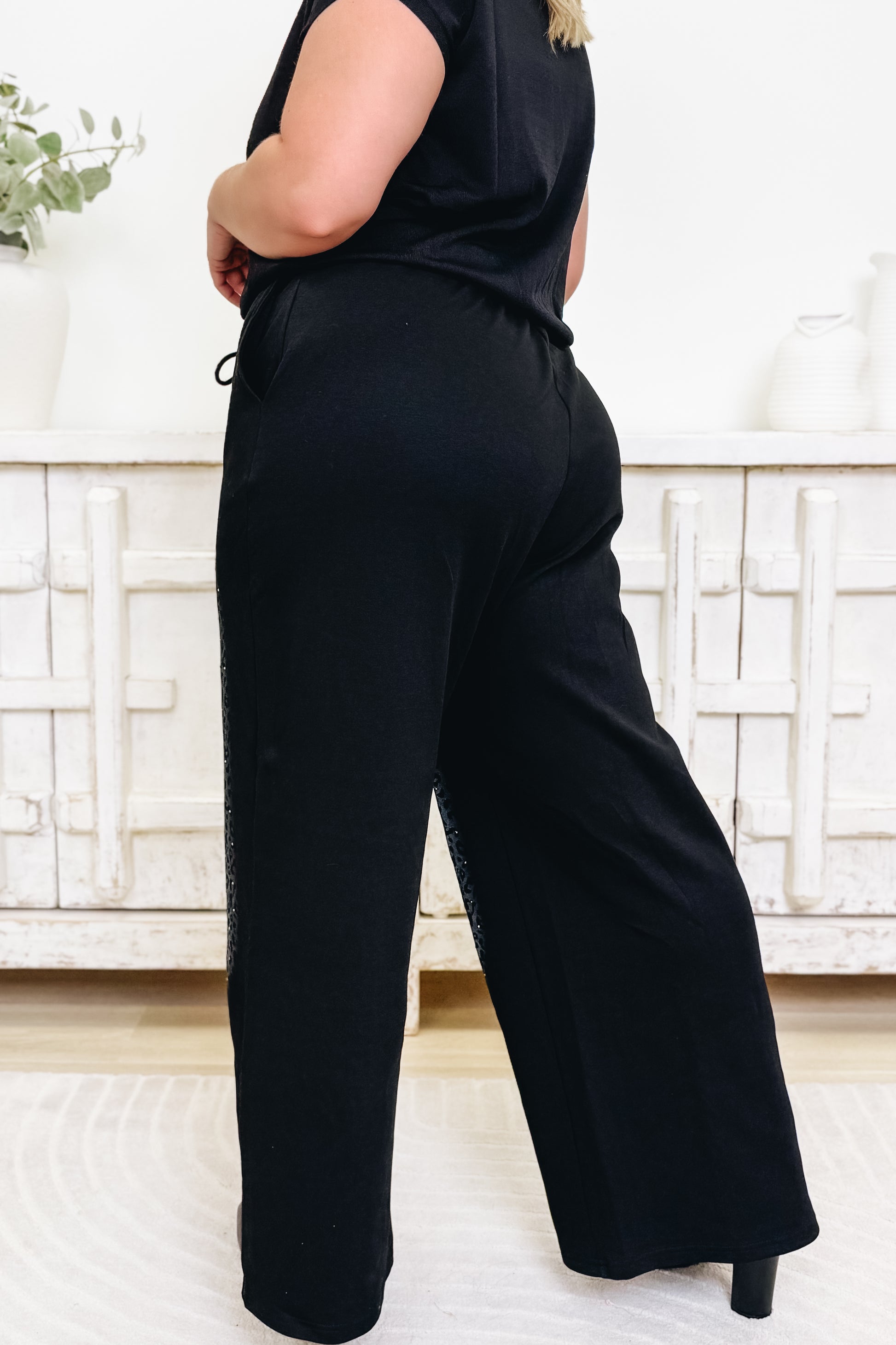 Catch Me In These Leopard Pants - Black