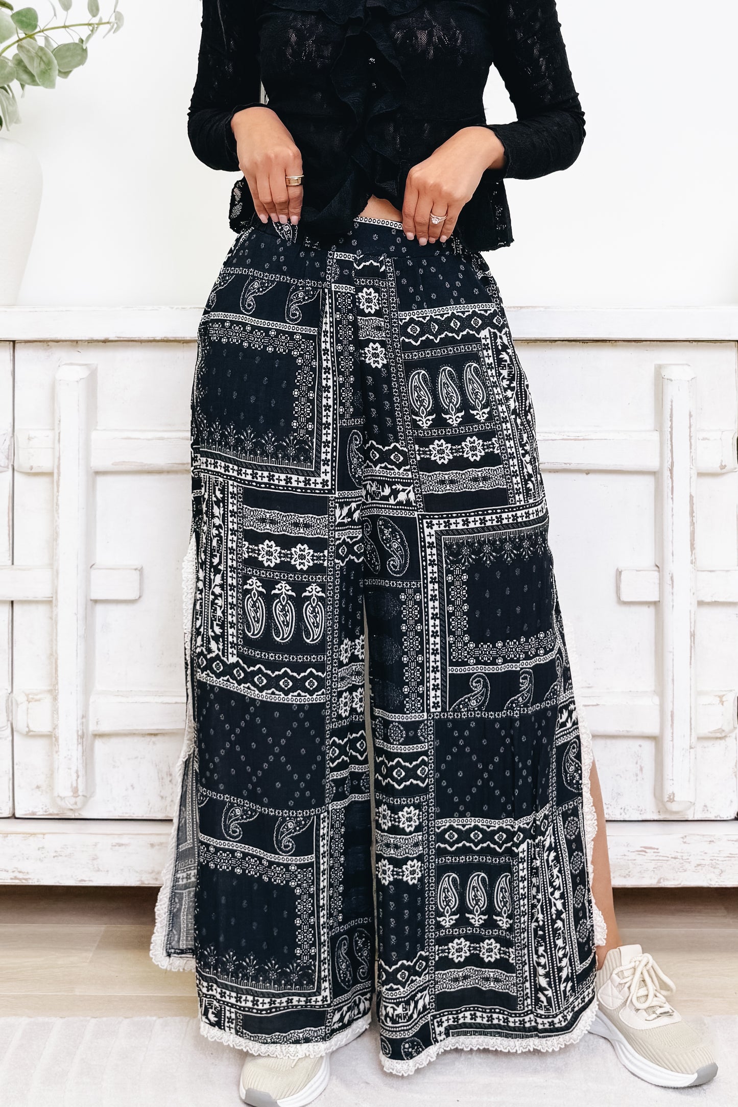 Slit & Slide Pants - Black Multi