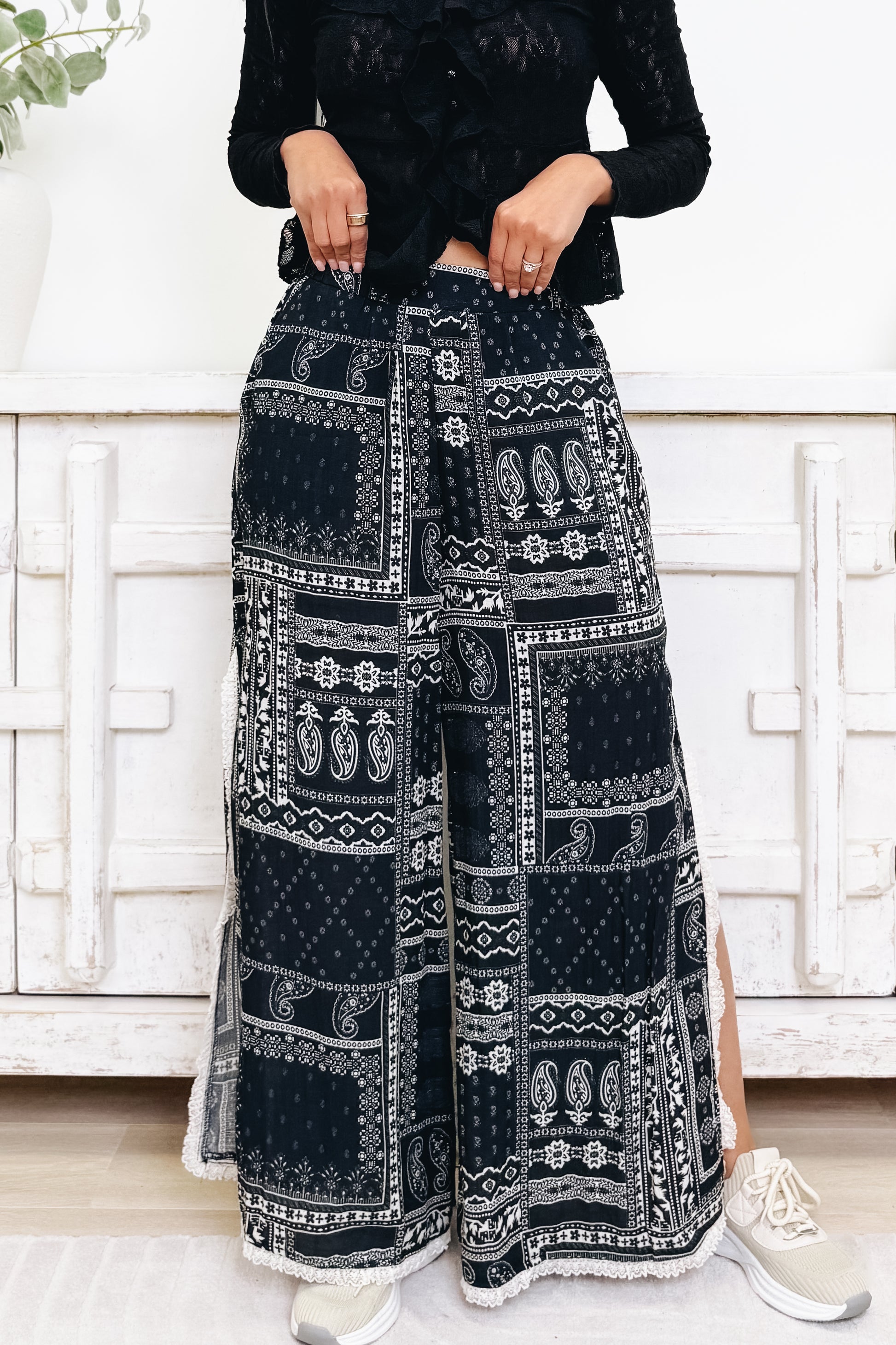 Slit & Slide Pants - Black Multi