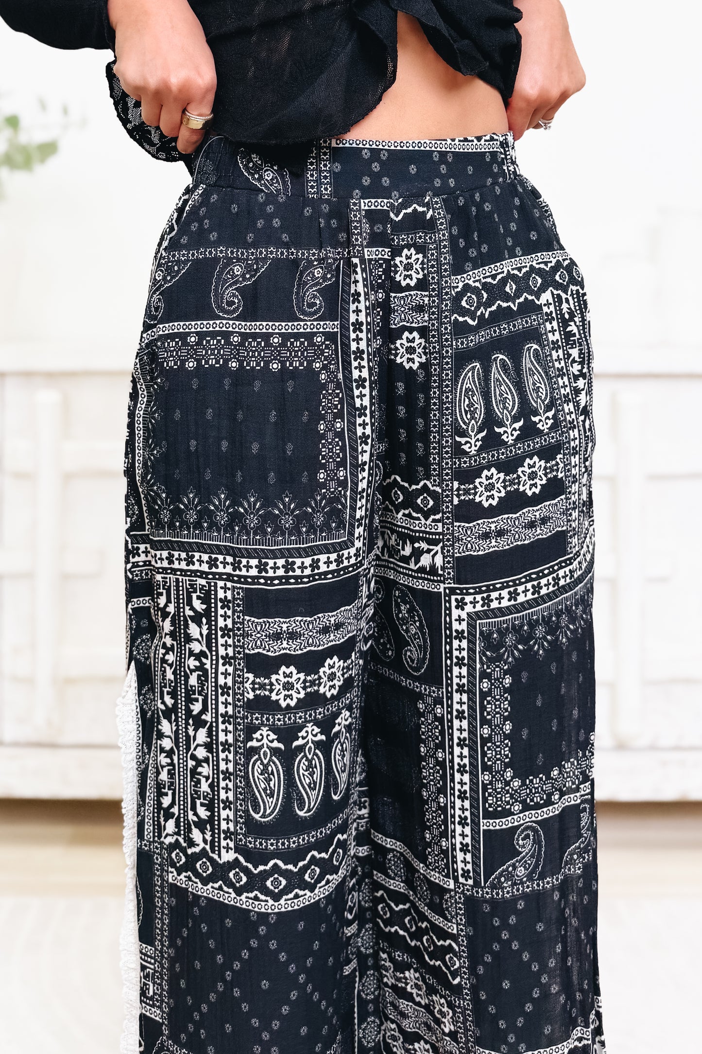 Slit & Slide Pants - Black Multi