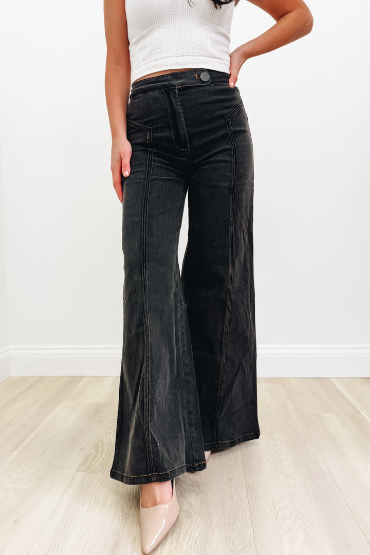 Timeless By Fate - Flare Jeans - Black