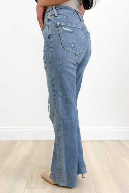 Prime Time By Judy Blue - 90s Straight Jeans - Light Wash