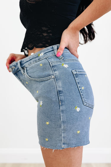 Sun Daze On By Risen - Daisy Denim Shorts -Medium